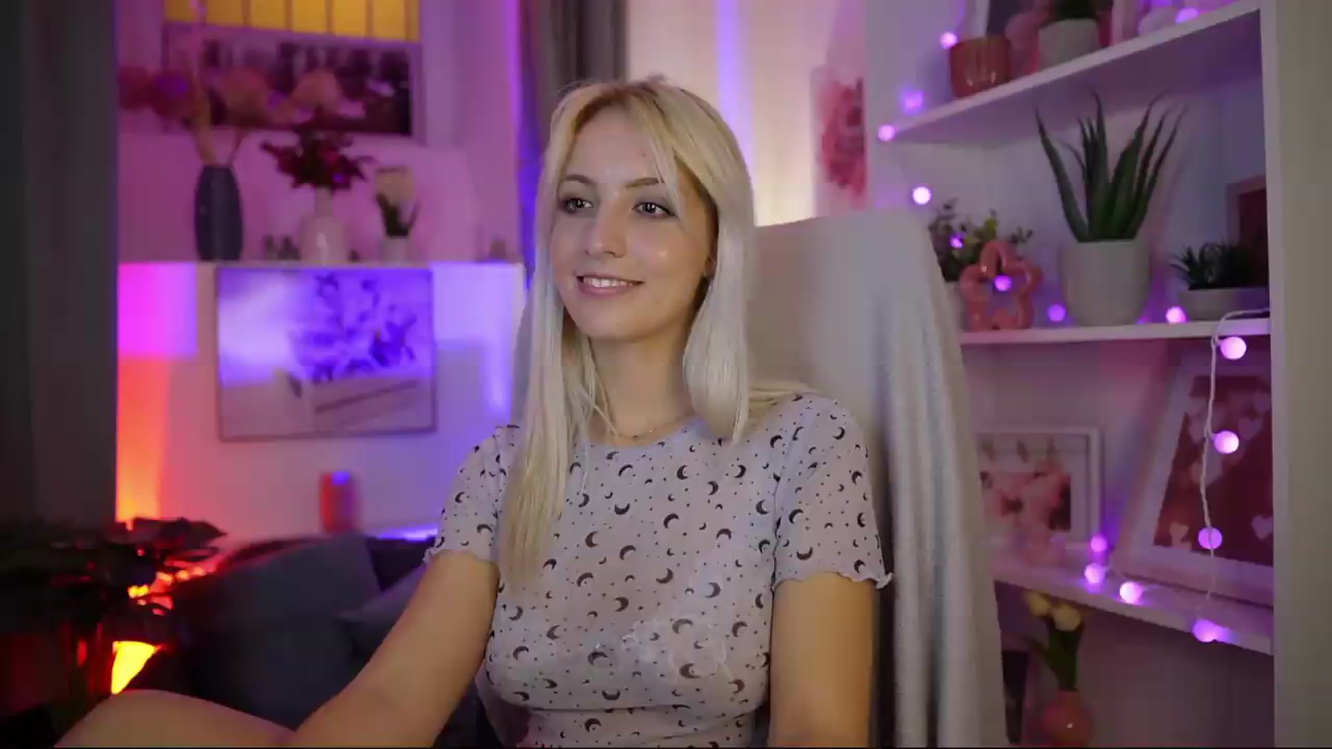 Gallery image thumbnail from Lucy_Cutie's myfreecams stream on, 08/11/2026, 23:19 image 16 of 20