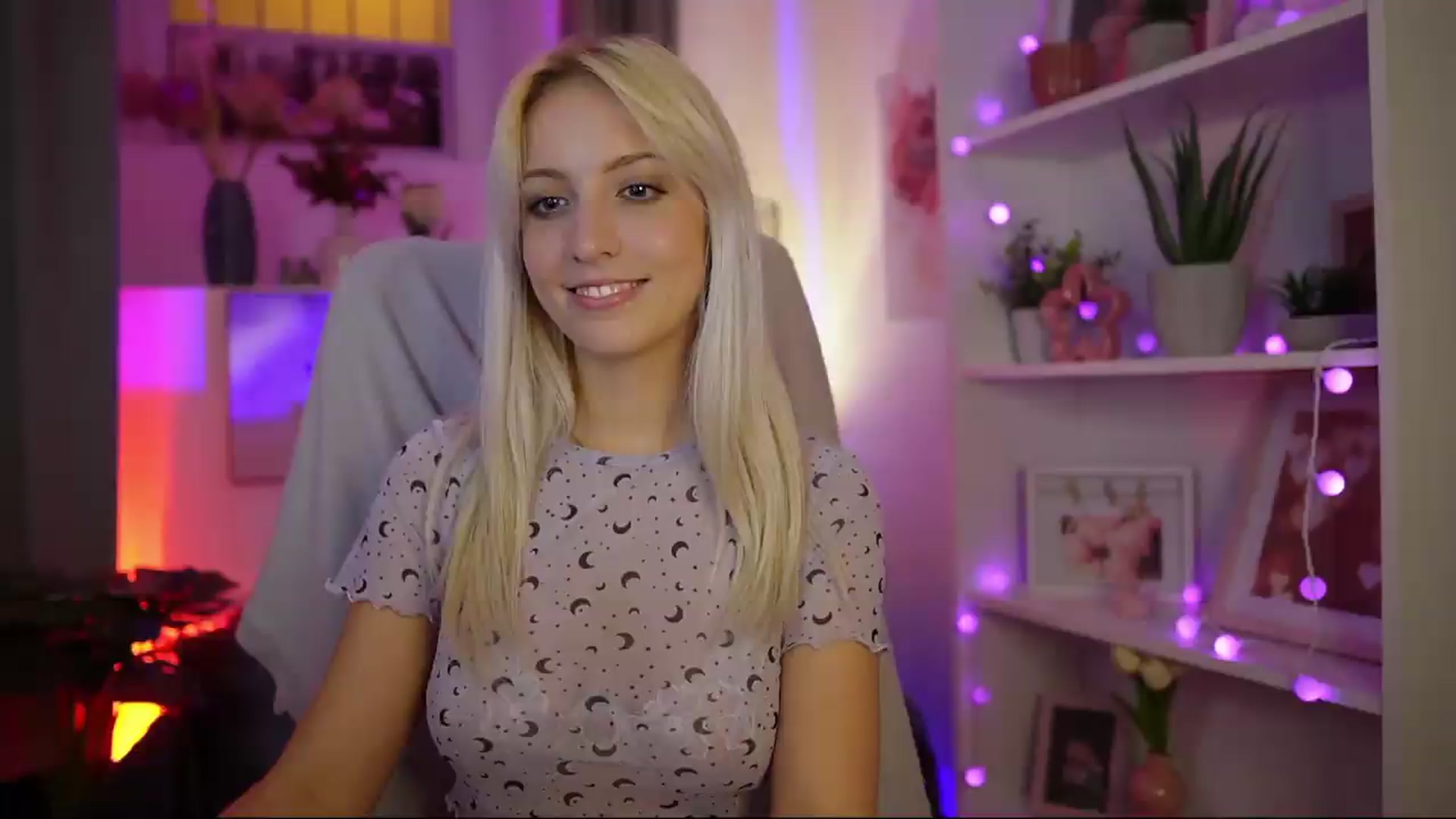 Gallery image thumbnail from Lucy_Cutie's myfreecams stream on, 08/11/2026, 23:19 image 1 of 20
