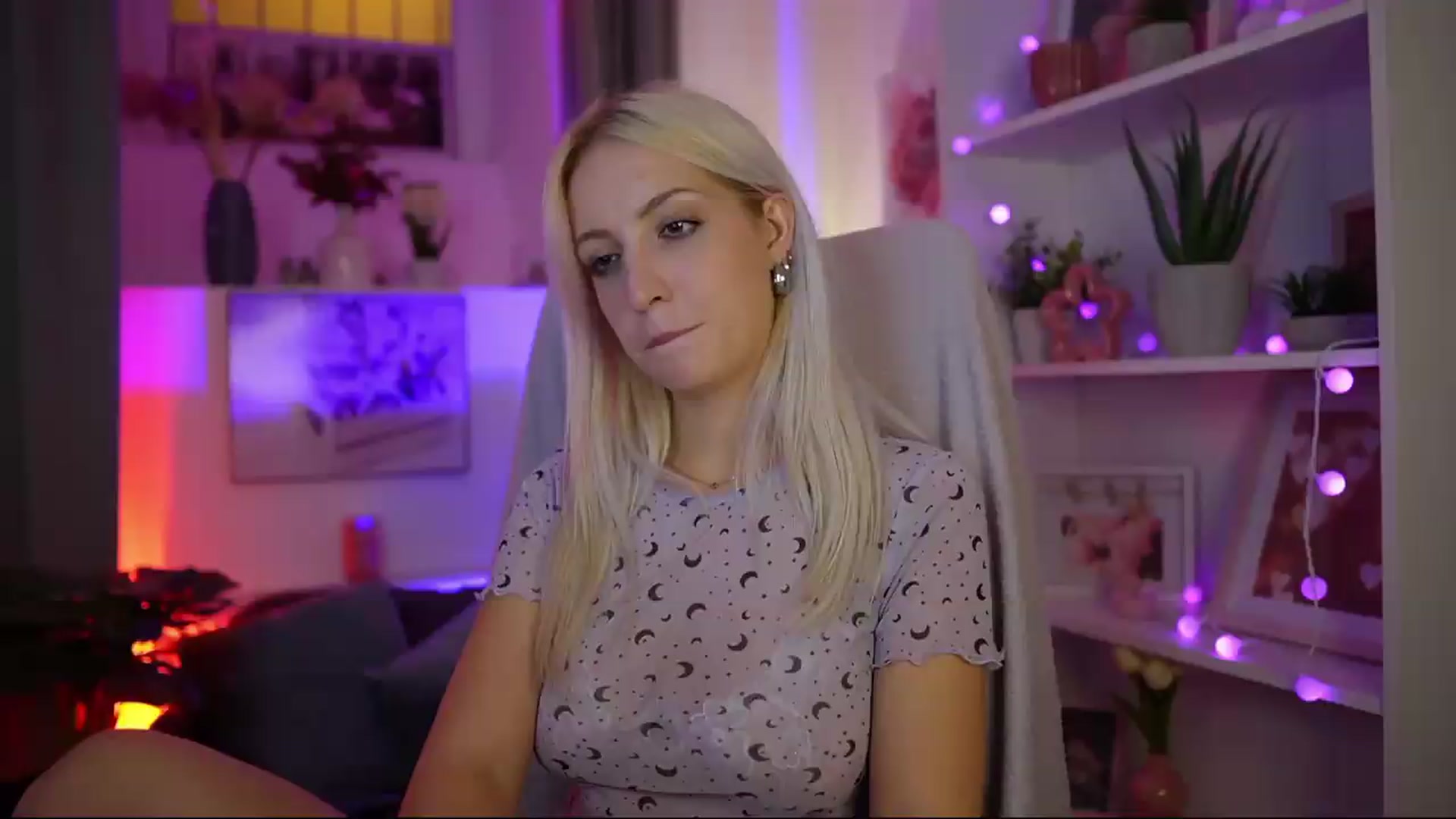 Gallery image thumbnail from Lucy_Cutie's myfreecams stream on, 08/11/2026, 23:19 image 6 of 20