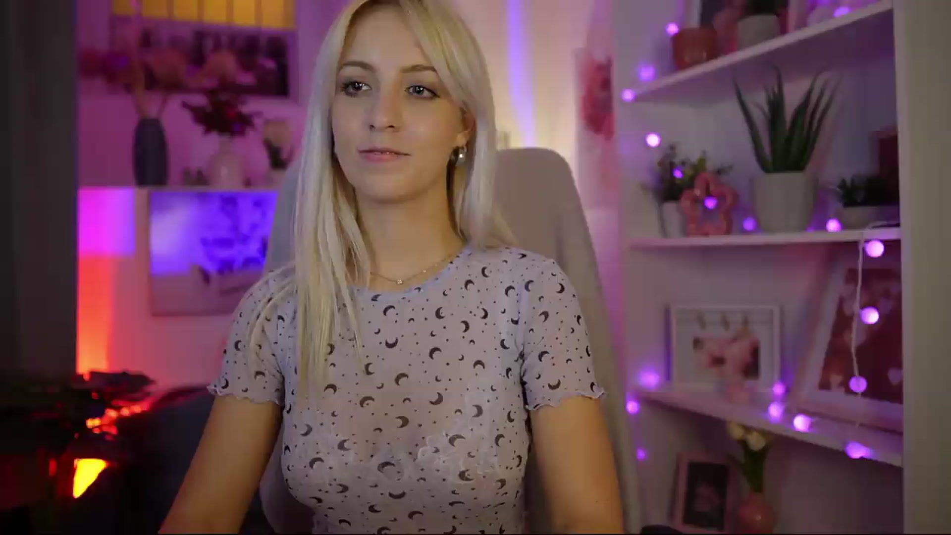 Gallery image thumbnail from Lucy_Cutie's myfreecams stream on, 08/11/2026, 23:19 image 4 of 20