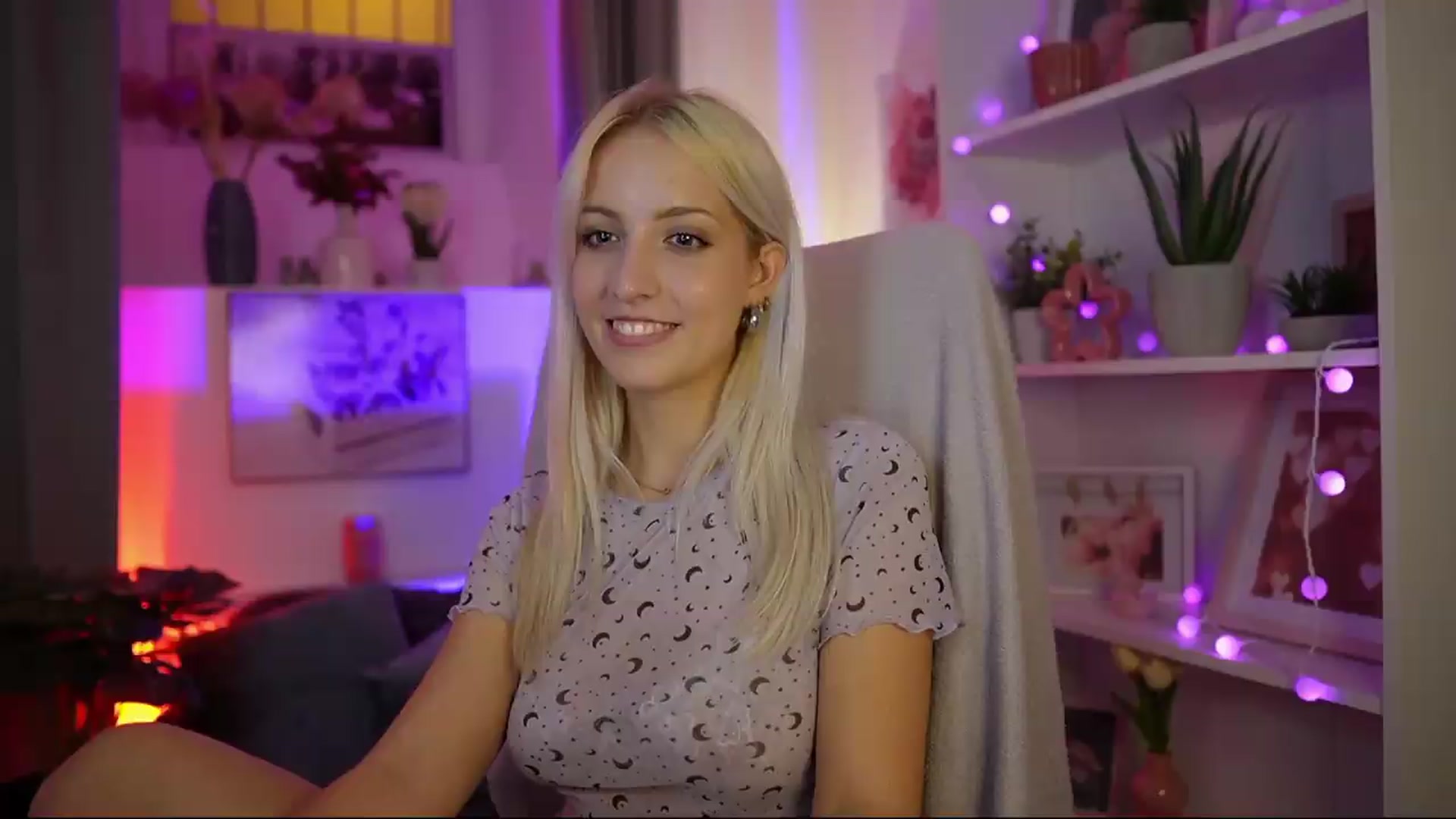 Gallery image thumbnail from Lucy_Cutie's myfreecams stream on, 08/11/2026, 23:19 image 7 of 20