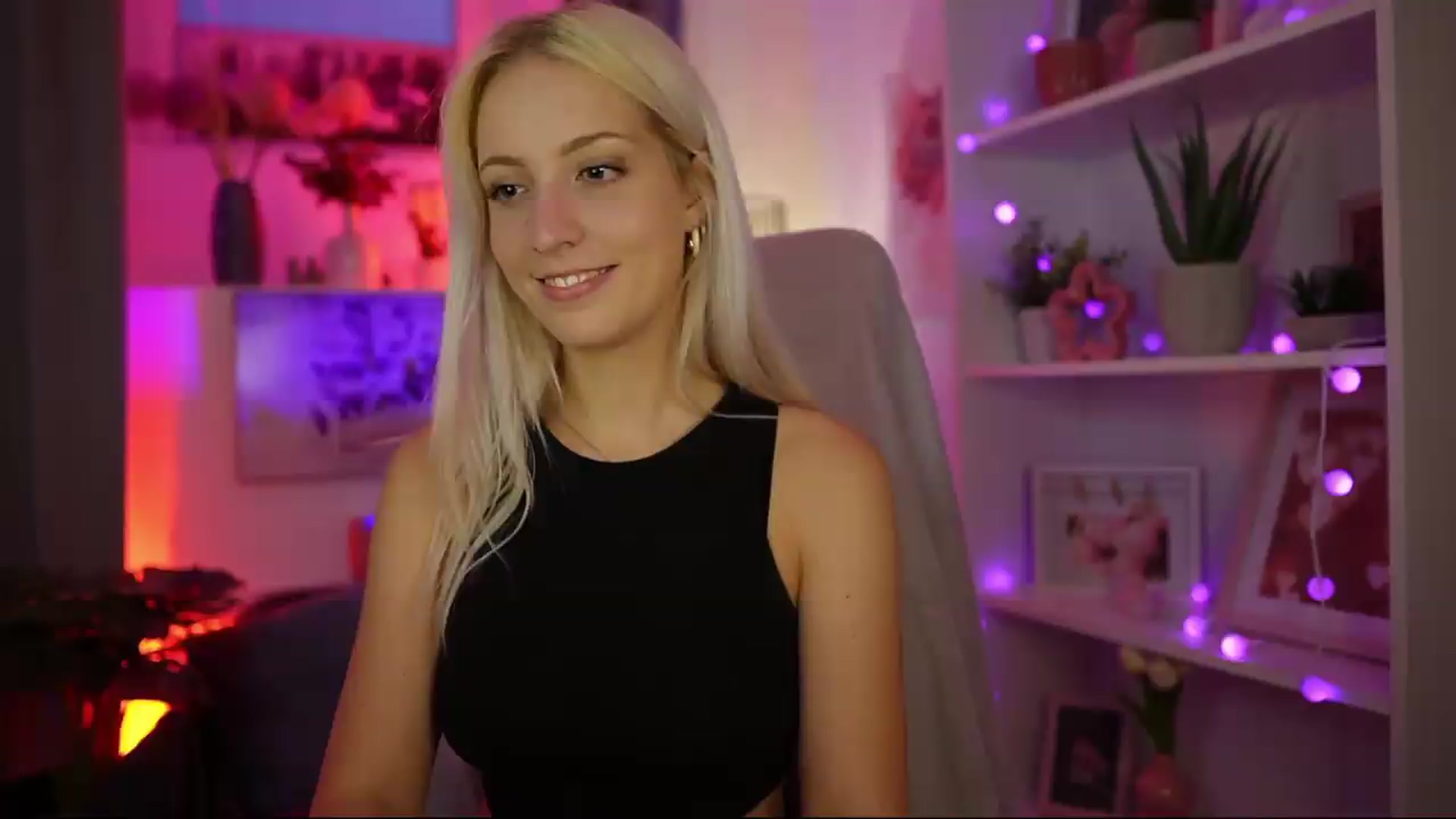 Gallery image thumbnail from Lucy_Cutie's myfreecams stream on, 08/12/2026, 19:54 image 2 of 20