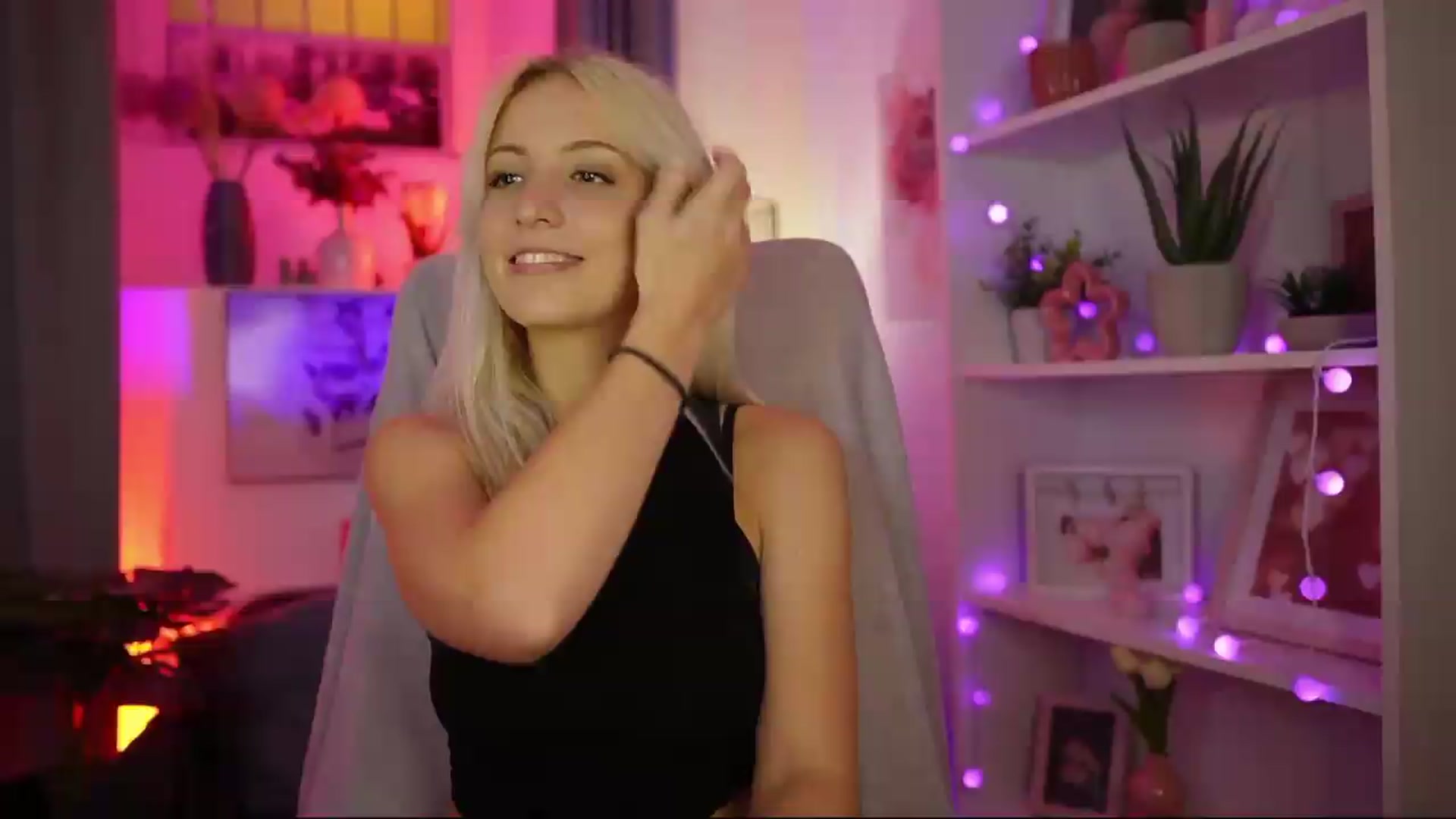 Gallery image thumbnail from Lucy_Cutie's myfreecams stream on, 08/12/2026, 19:54 image 11 of 20