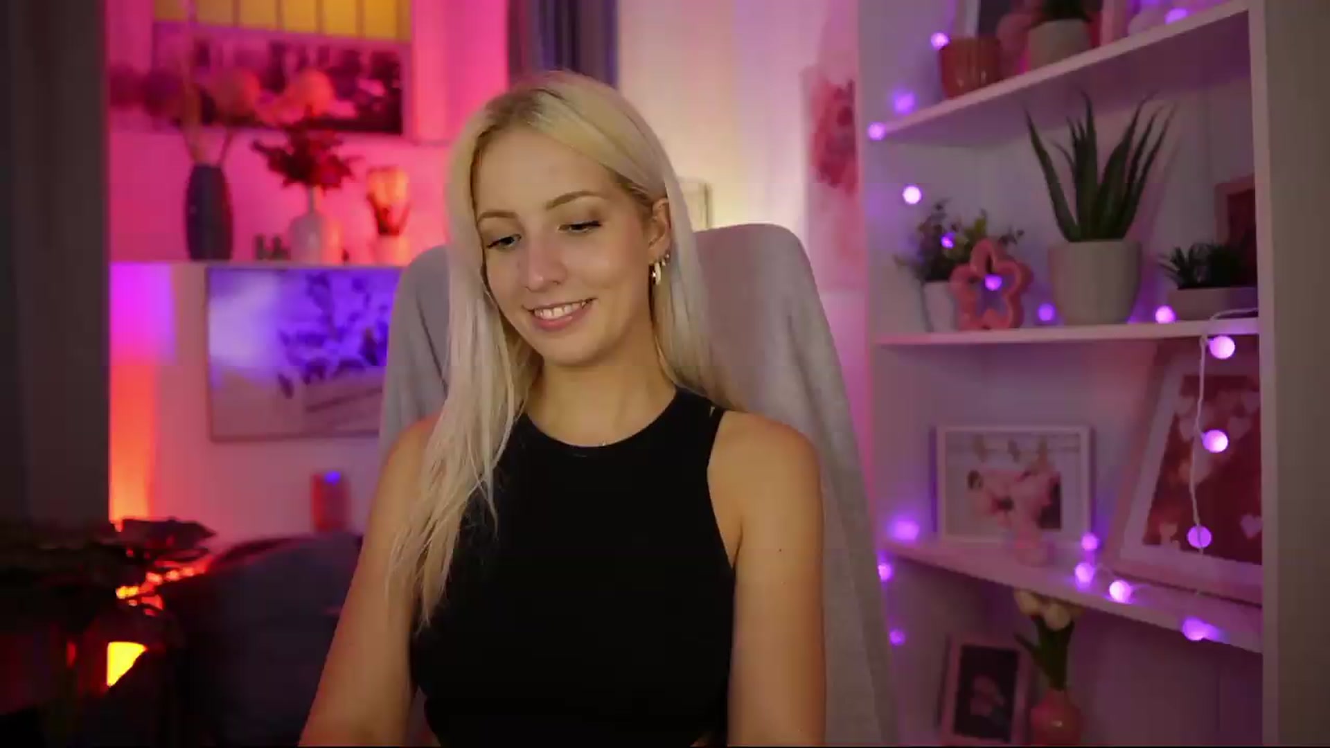 Gallery image thumbnail from Lucy_Cutie's myfreecams stream on, 08/12/2026, 19:54 image 18 of 20