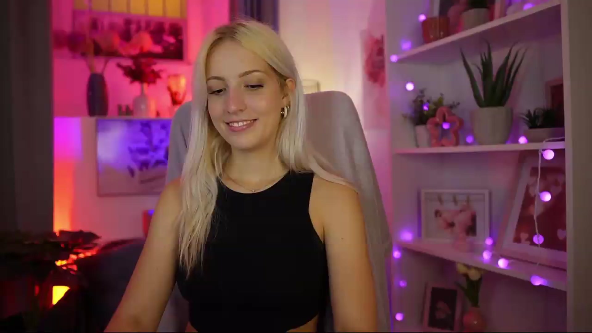 Gallery image thumbnail from Lucy_Cutie's myfreecams stream on, 08/12/2026, 19:54 image 7 of 20