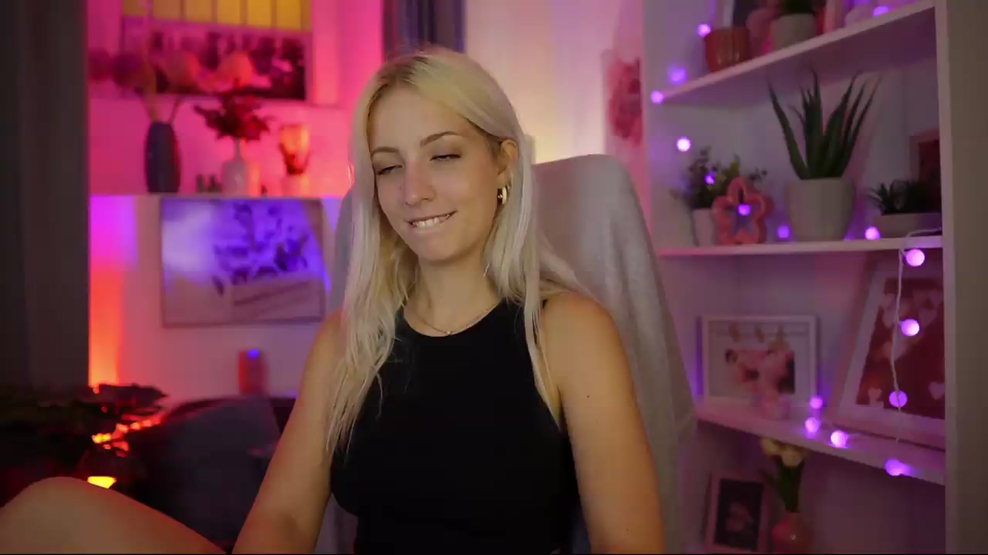 Gallery image thumbnail from Lucy_Cutie's myfreecams stream on, 08/12/2026, 19:54 image 8 of 20
