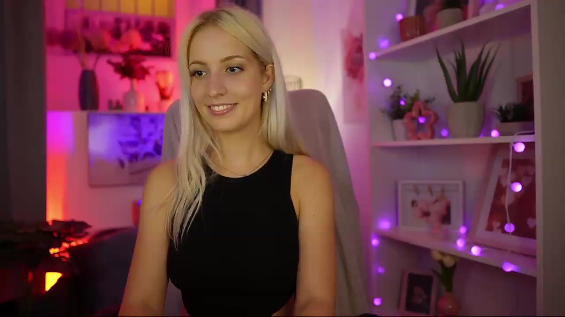 Gallery image thumbnail from Lucy_Cutie's myfreecams stream on, 08/12/2026, 19:54 image 15 of 20