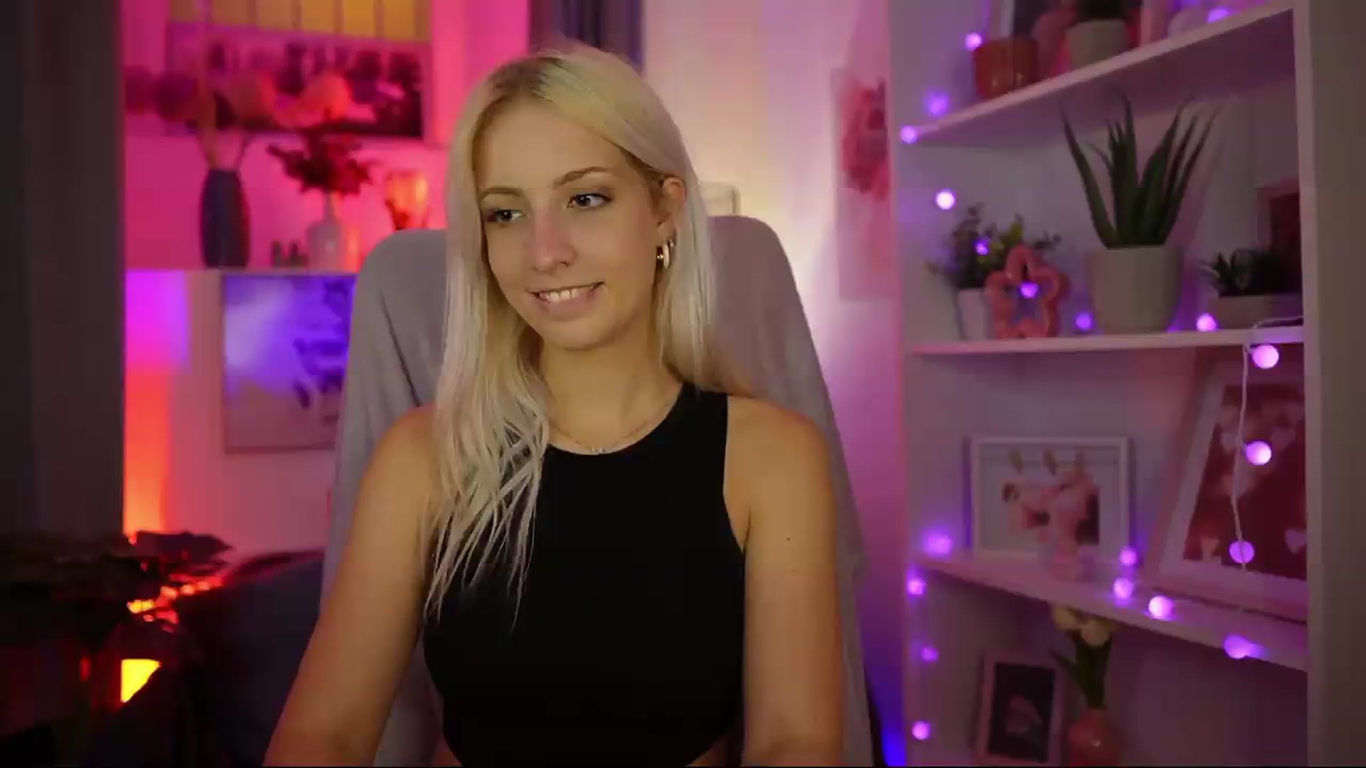 Gallery image thumbnail from Lucy_Cutie's myfreecams stream on, 08/12/2026, 19:54 image 6 of 20