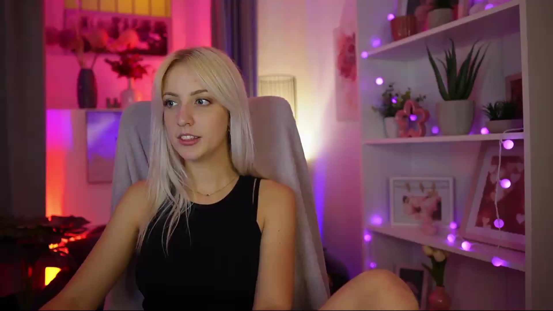 Gallery image thumbnail from Lucy_Cutie's myfreecams stream on, 08/12/2026, 20:47 image 18 of 20