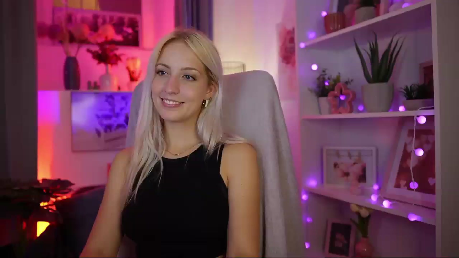 Gallery image thumbnail from Lucy_Cutie's myfreecams stream on, 08/12/2026, 20:47 image 3 of 20
