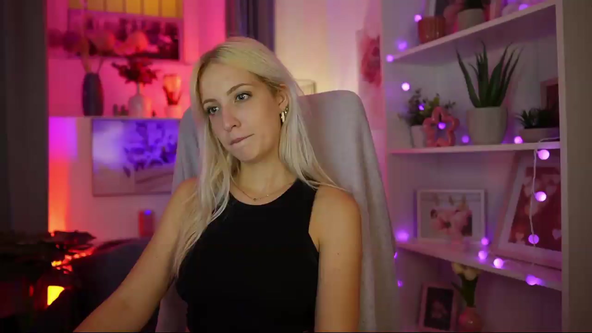 Gallery image thumbnail from Lucy_Cutie's myfreecams stream on, 08/12/2026, 20:47 image 6 of 20