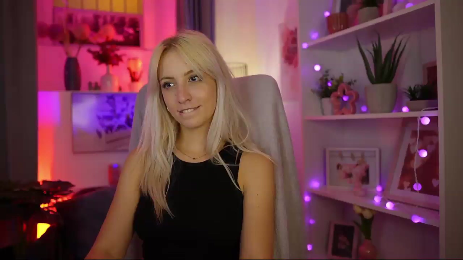 Gallery image thumbnail from Lucy_Cutie's myfreecams stream on, 08/12/2026, 20:47 image 4 of 20