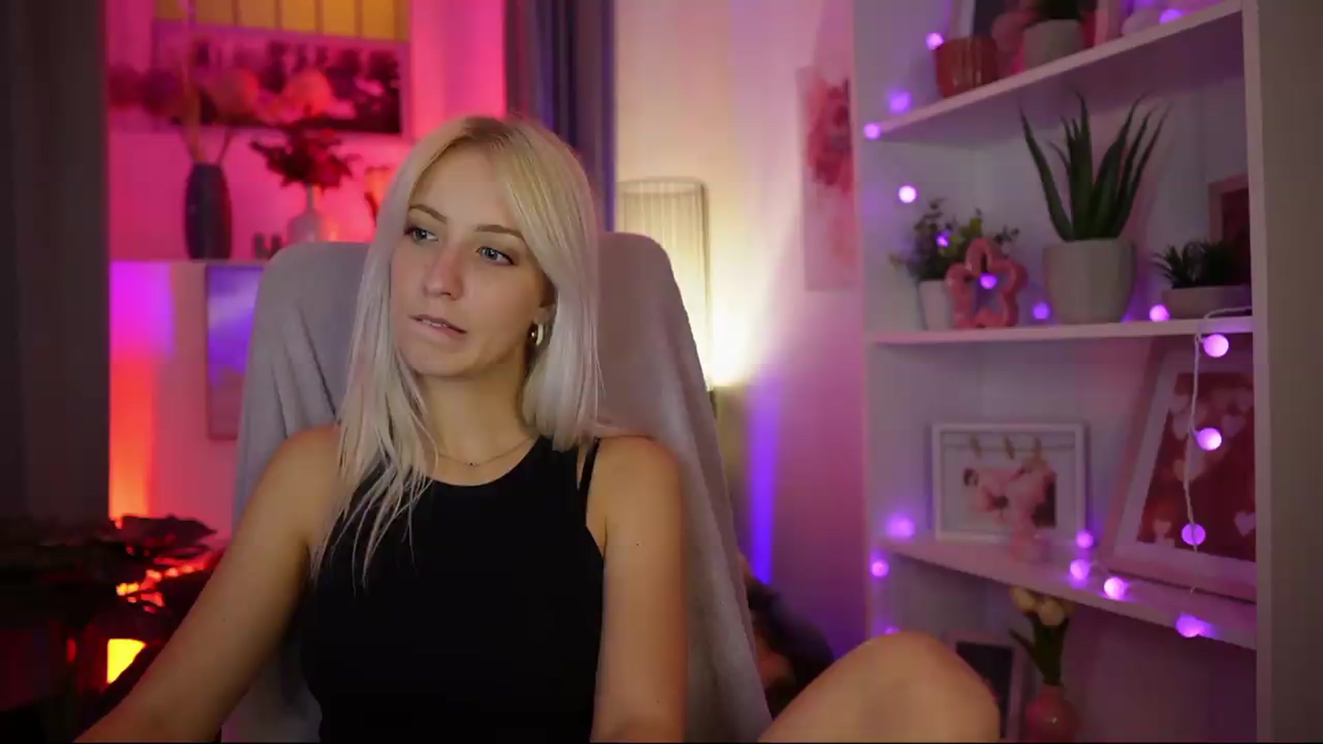 Gallery image thumbnail from Lucy_Cutie's myfreecams stream on, 08/12/2026, 20:47 image 19 of 20