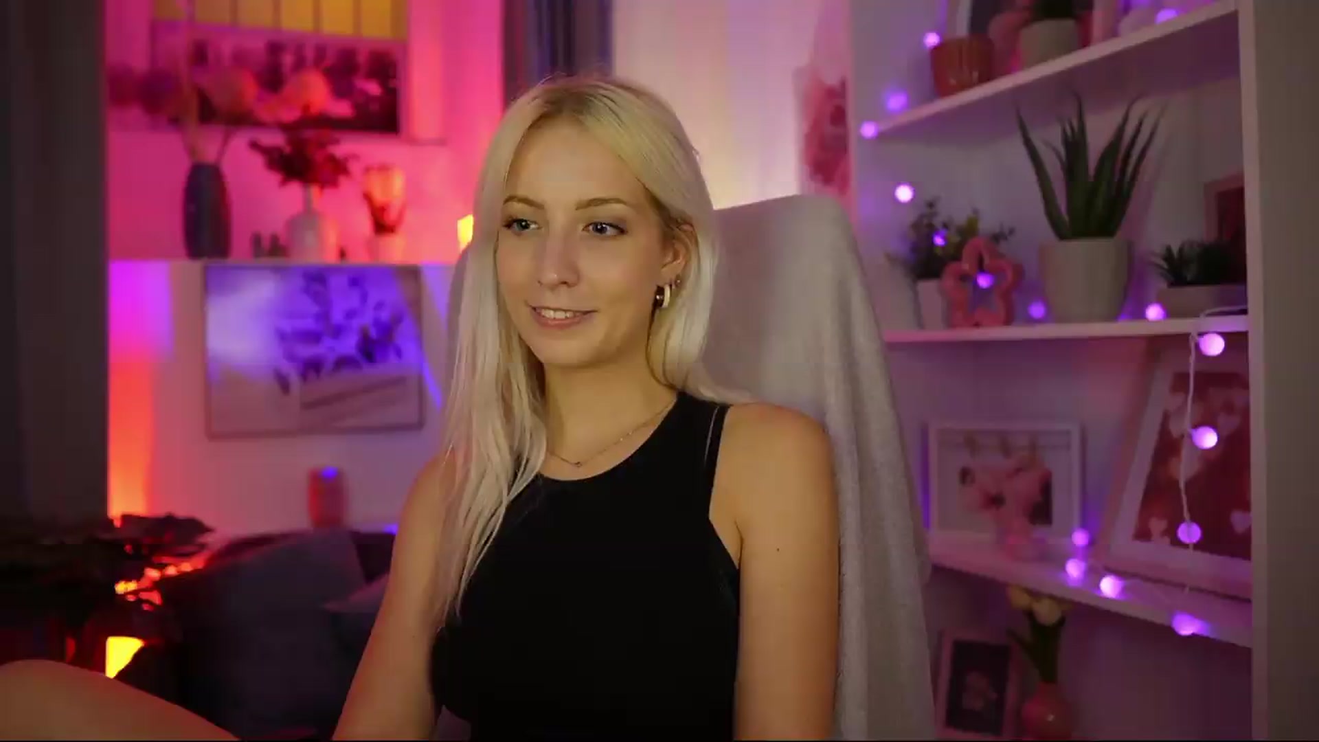 Gallery image thumbnail from Lucy_Cutie's myfreecams stream on, 08/12/2026, 20:47 image 9 of 20