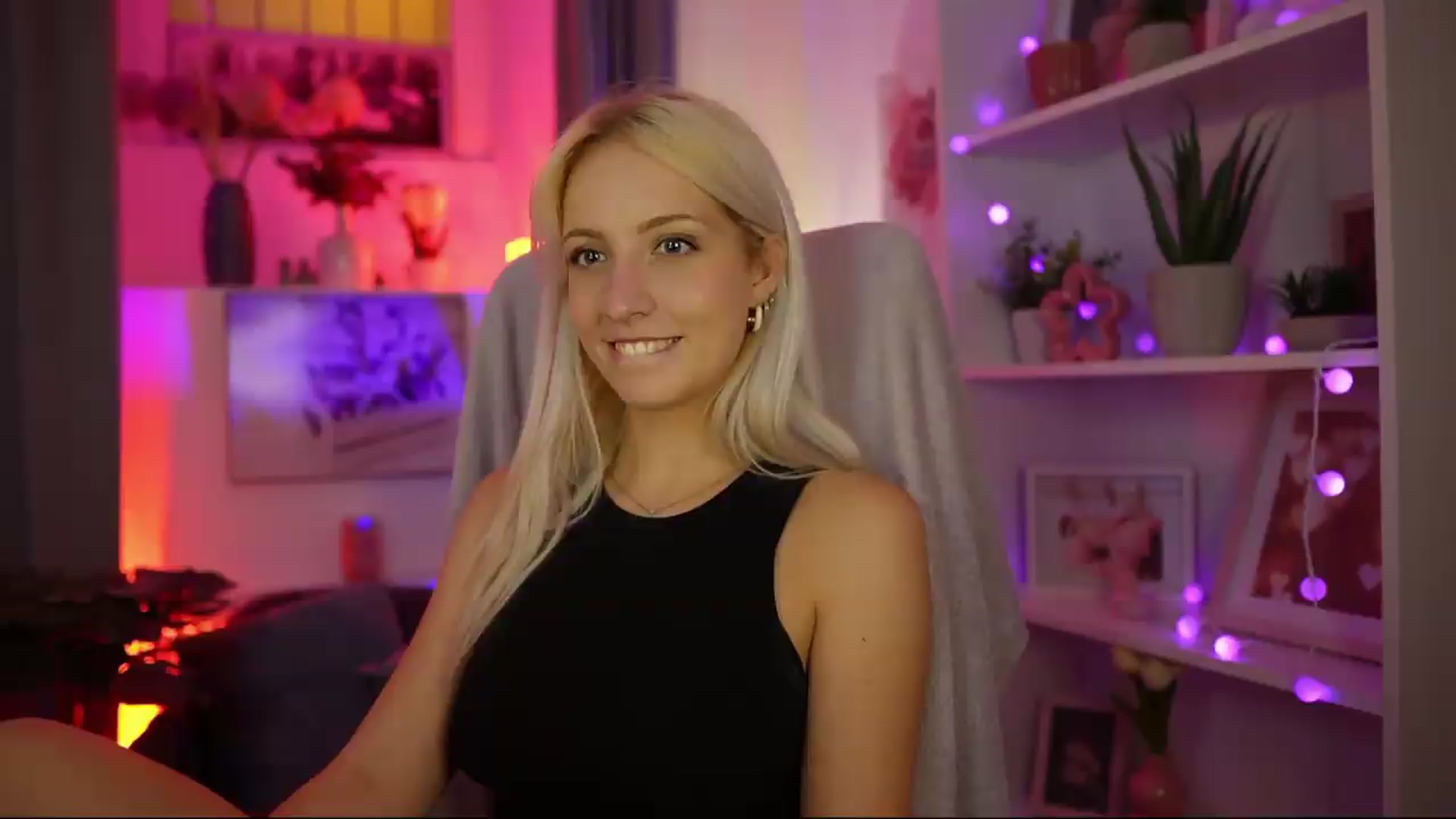 Gallery image thumbnail from Lucy_Cutie's myfreecams stream on, 08/12/2026, 21:34 image 11 of 20