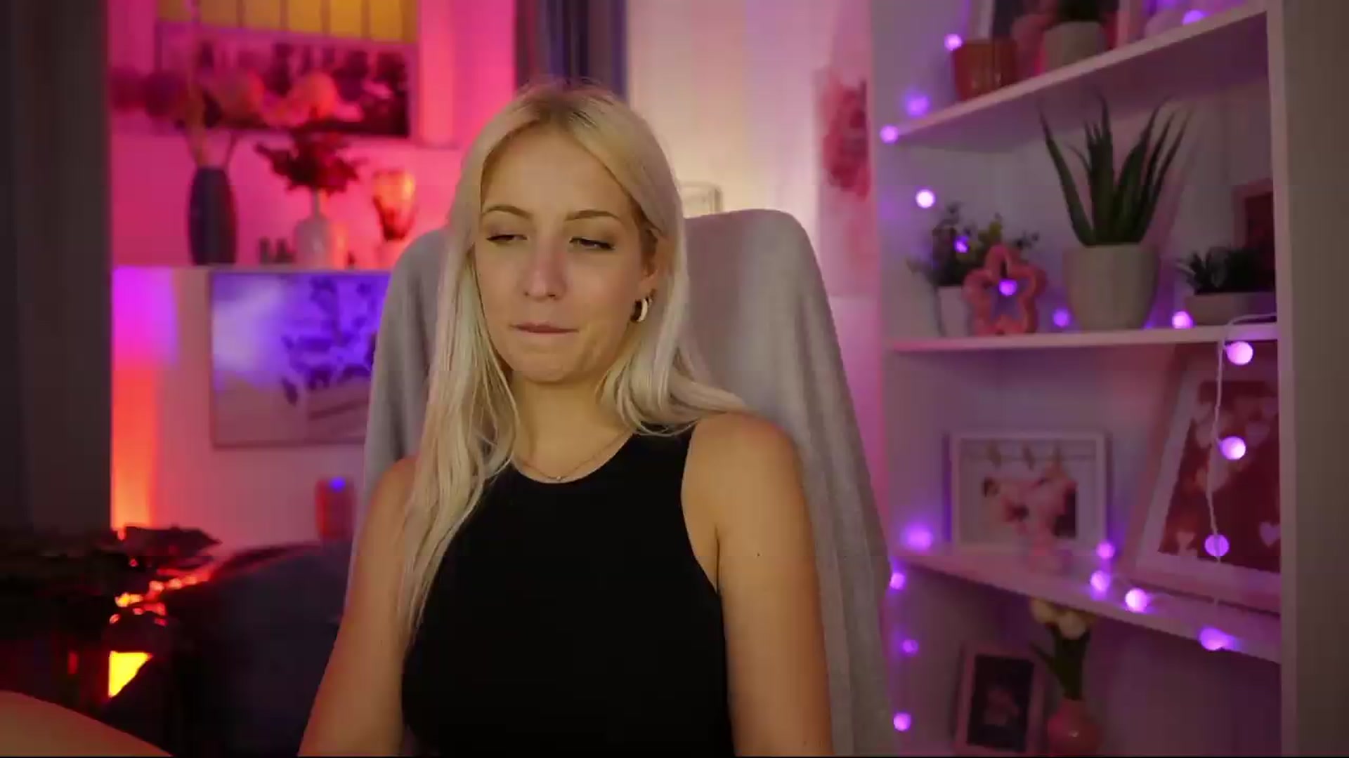 Gallery image thumbnail from Lucy_Cutie's myfreecams stream on, 08/12/2026, 21:34 image 12 of 20