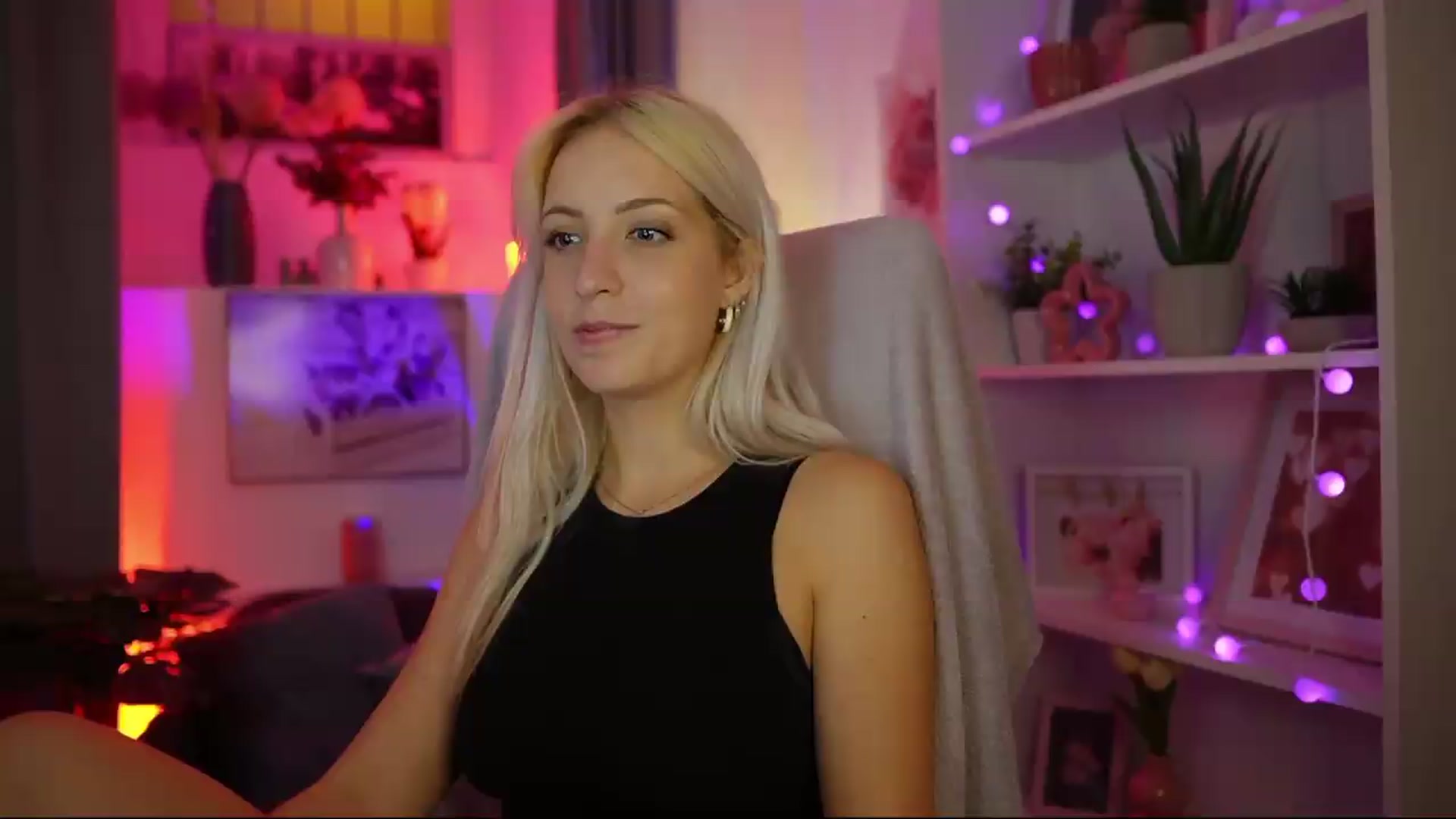 Gallery image thumbnail from Lucy_Cutie's myfreecams stream on, 08/12/2026, 21:34 image 9 of 20