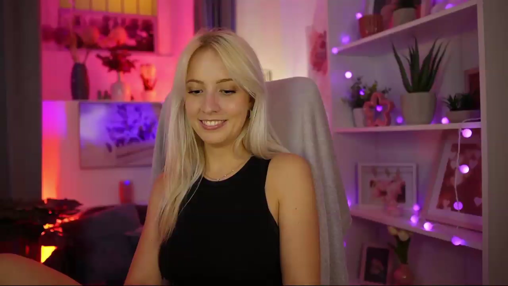 Gallery image thumbnail from Lucy_Cutie's myfreecams stream on, 08/12/2026, 21:34 image 13 of 20