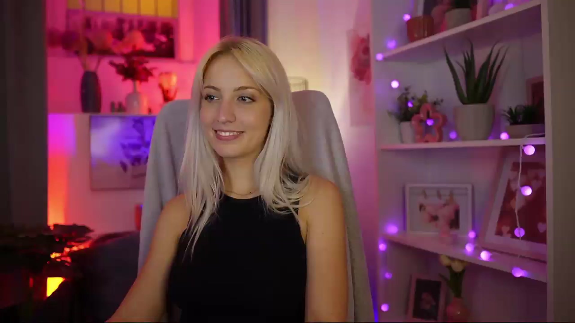 Gallery image thumbnail from Lucy_Cutie's myfreecams stream on, 08/12/2026, 21:34 image 19 of 20