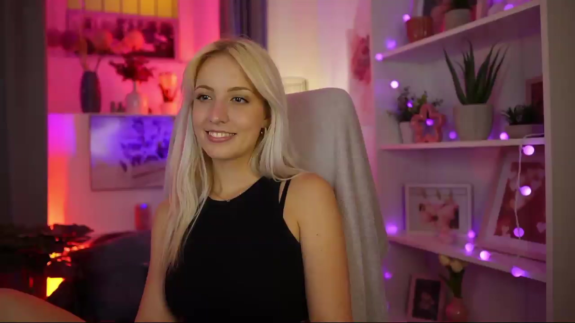 Gallery image thumbnail from Lucy_Cutie's myfreecams stream on, 08/12/2026, 21:34 image 3 of 20