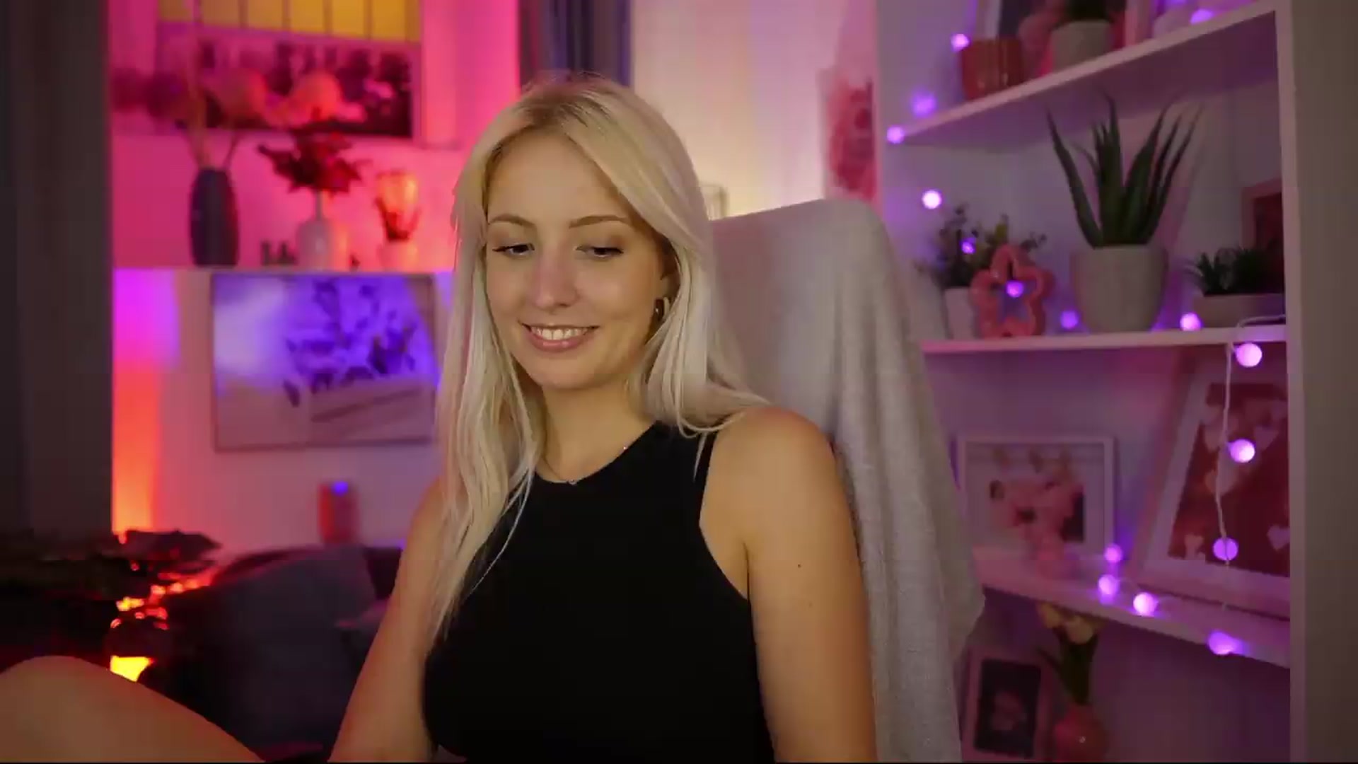 Gallery image thumbnail from Lucy_Cutie's myfreecams stream on, 08/12/2026, 21:34 image 4 of 20