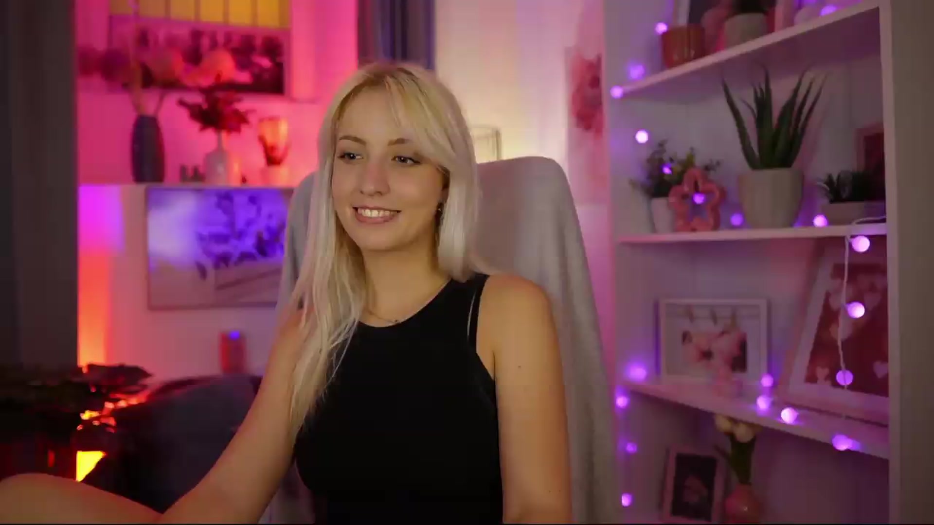 Gallery image thumbnail from Lucy_Cutie's myfreecams stream on, 08/12/2026, 22:45 image 2 of 20