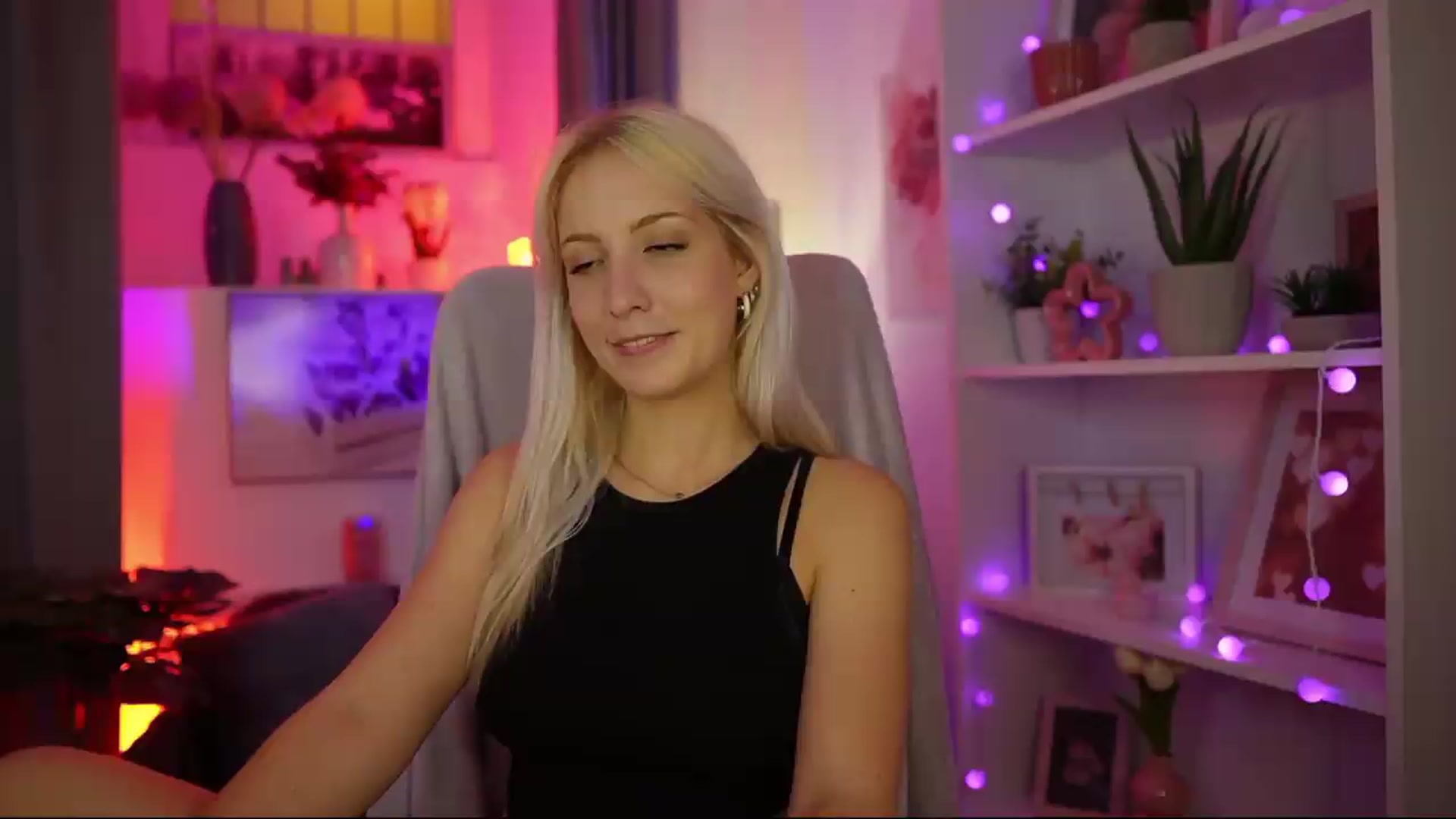 Gallery image thumbnail from Lucy_Cutie's myfreecams stream on, 08/12/2026, 22:45 image 5 of 20