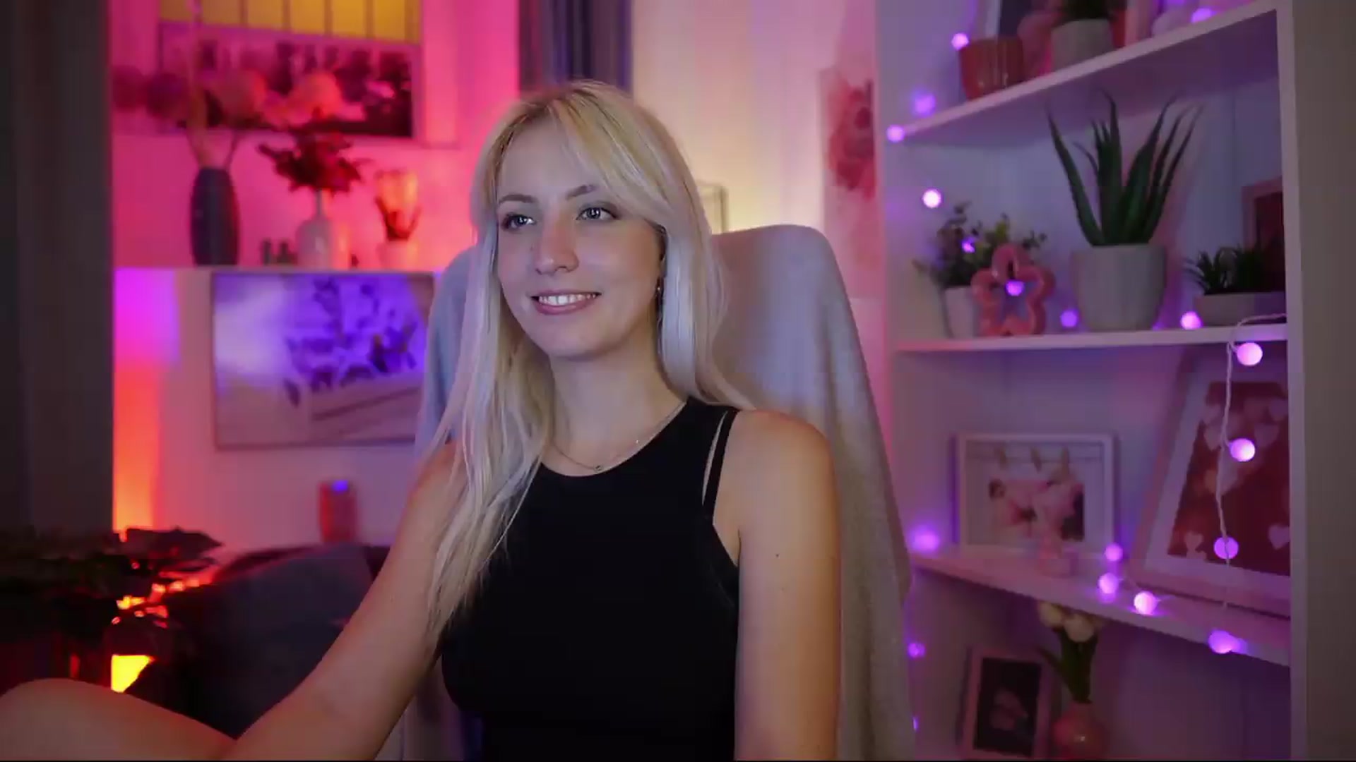 Gallery image thumbnail from Lucy_Cutie's myfreecams stream on, 08/12/2026, 22:45 image 1 of 20