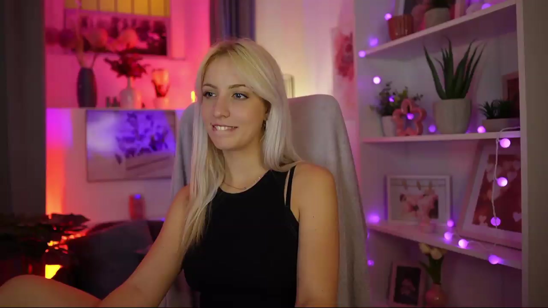 Gallery image thumbnail from Lucy_Cutie's myfreecams stream on, 08/12/2026, 22:45 image 7 of 20