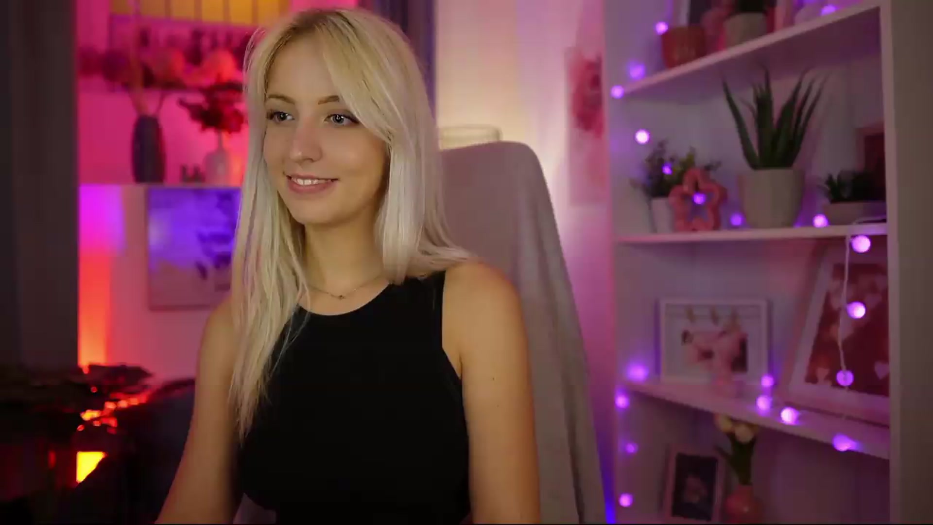 Gallery image thumbnail from Lucy_Cutie's myfreecams stream on, 08/12/2026, 22:45 image 10 of 20