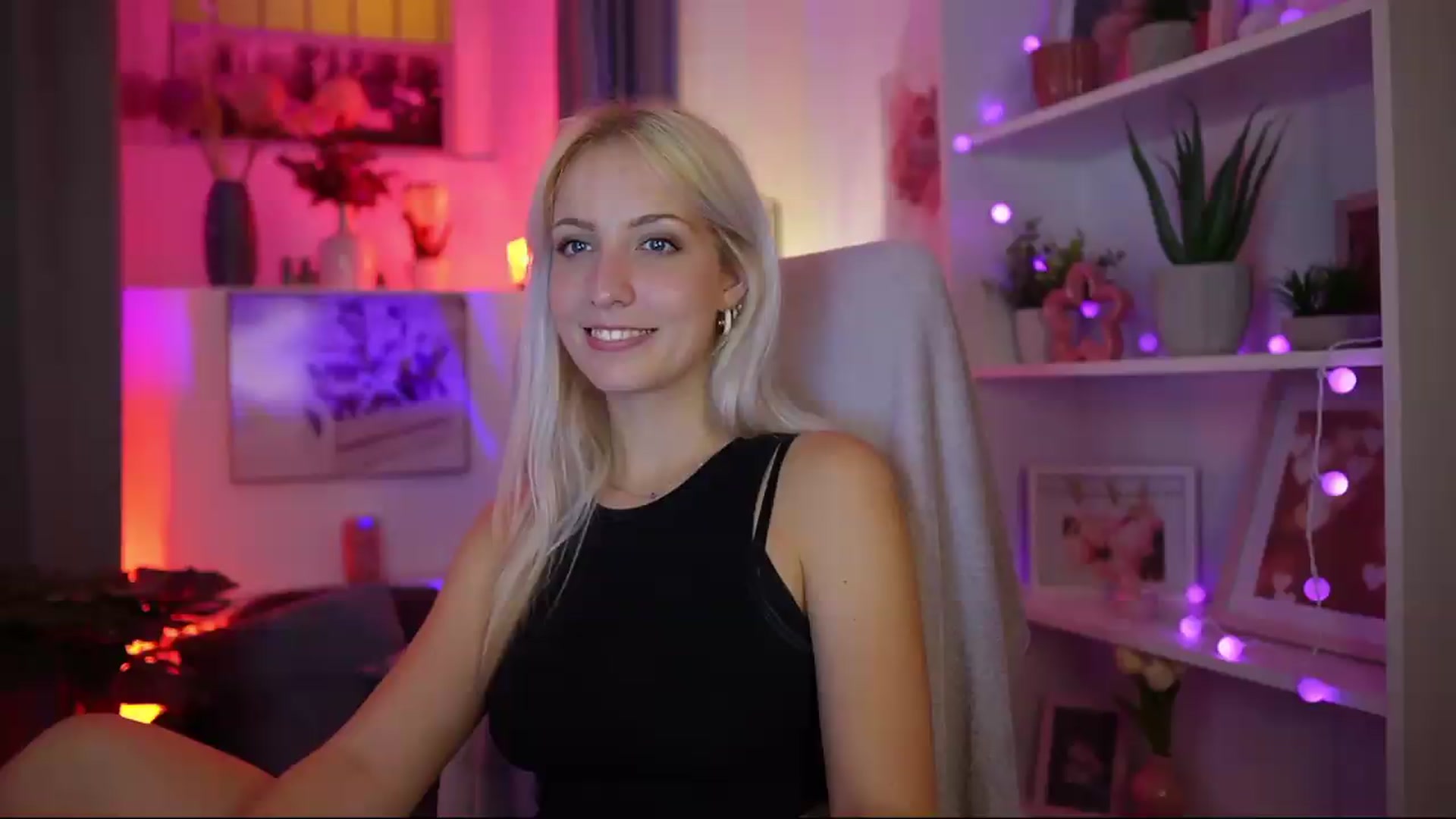 Gallery image thumbnail from Lucy_Cutie's myfreecams stream on, 08/12/2026, 22:45 image 4 of 20