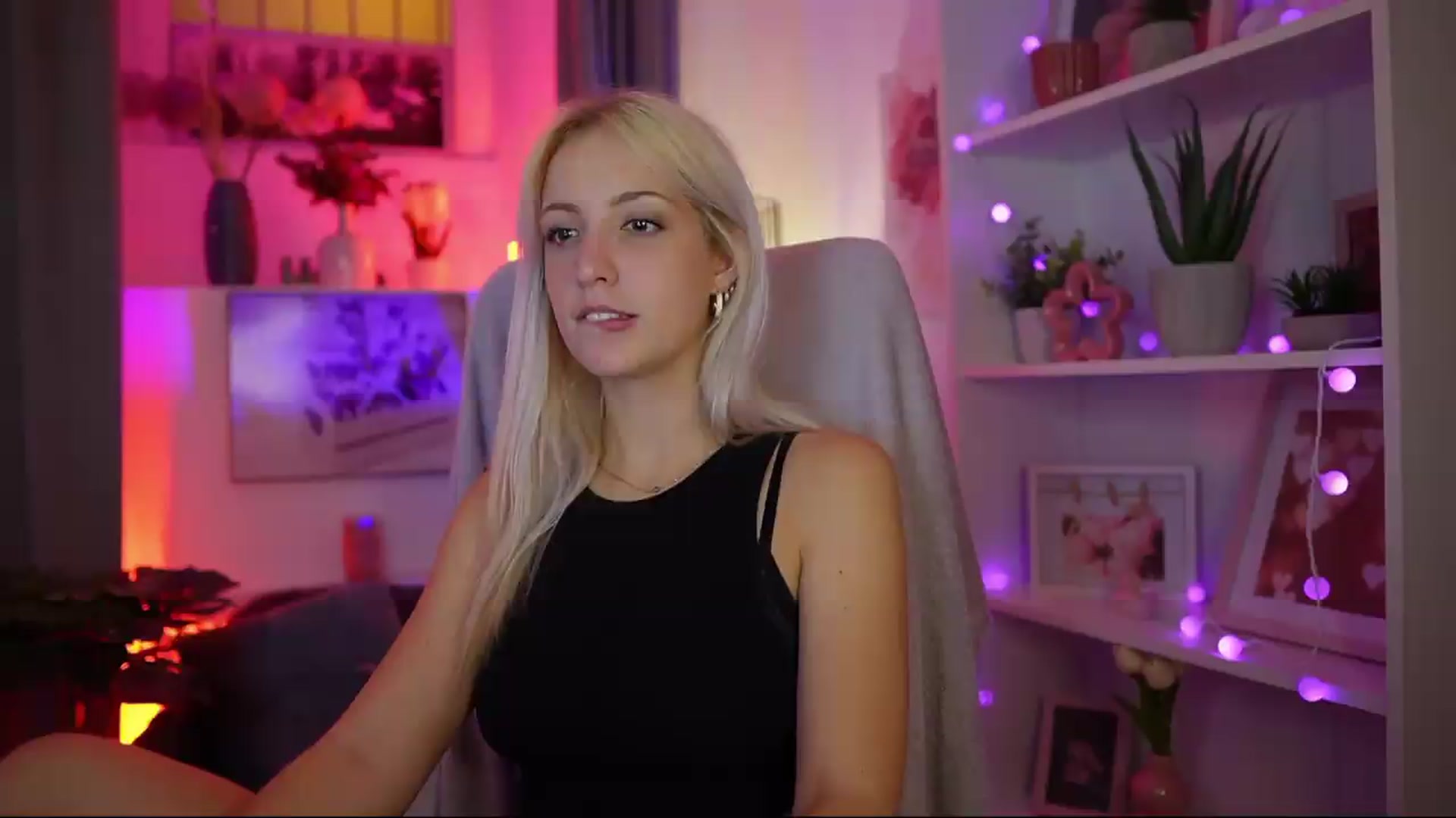 Gallery image thumbnail from Lucy_Cutie's myfreecams stream on, 08/12/2026, 22:45 image 6 of 20