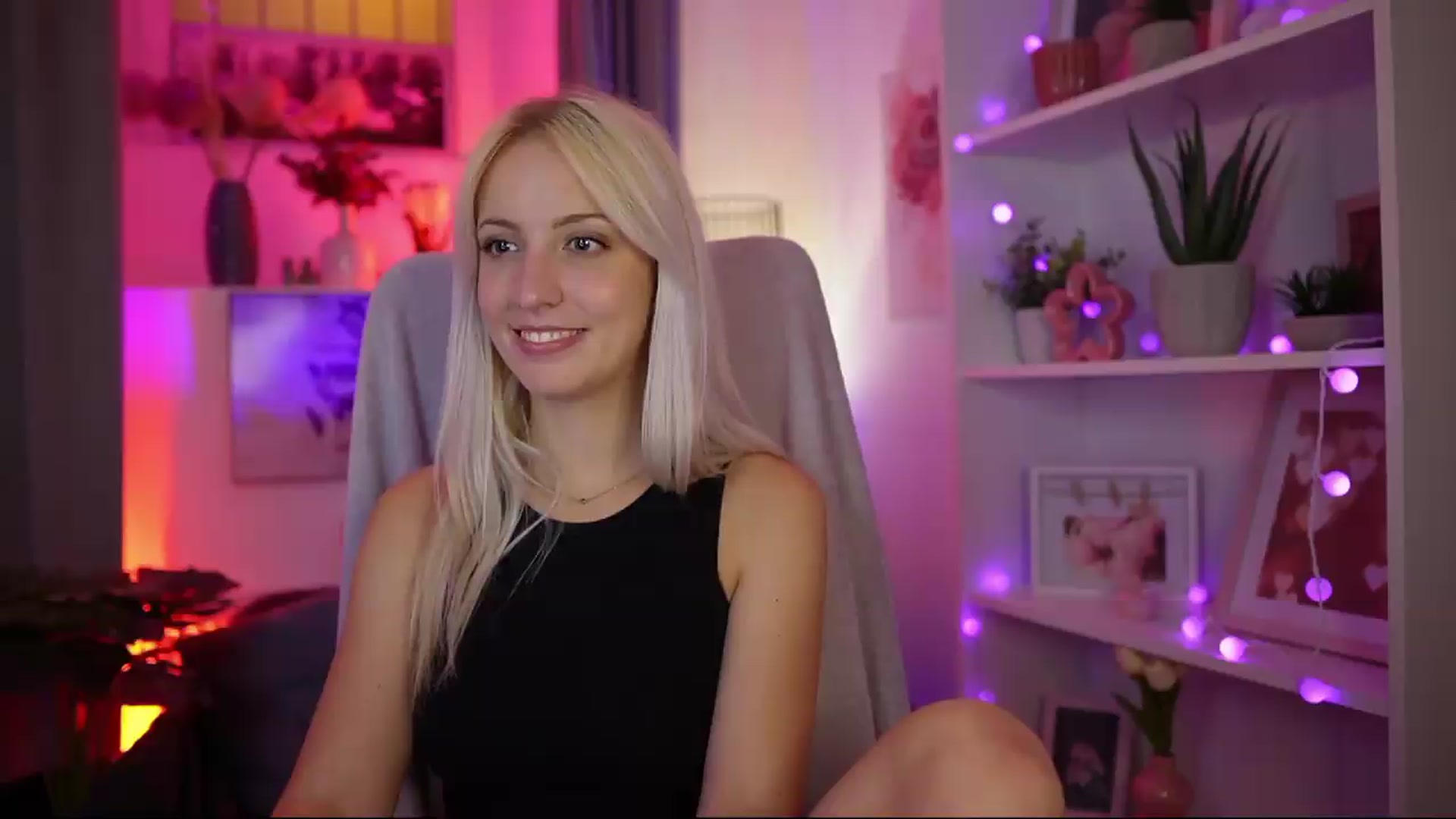 Gallery image thumbnail from Lucy_Cutie's myfreecams stream on, 08/12/2026, 22:45 image 12 of 20