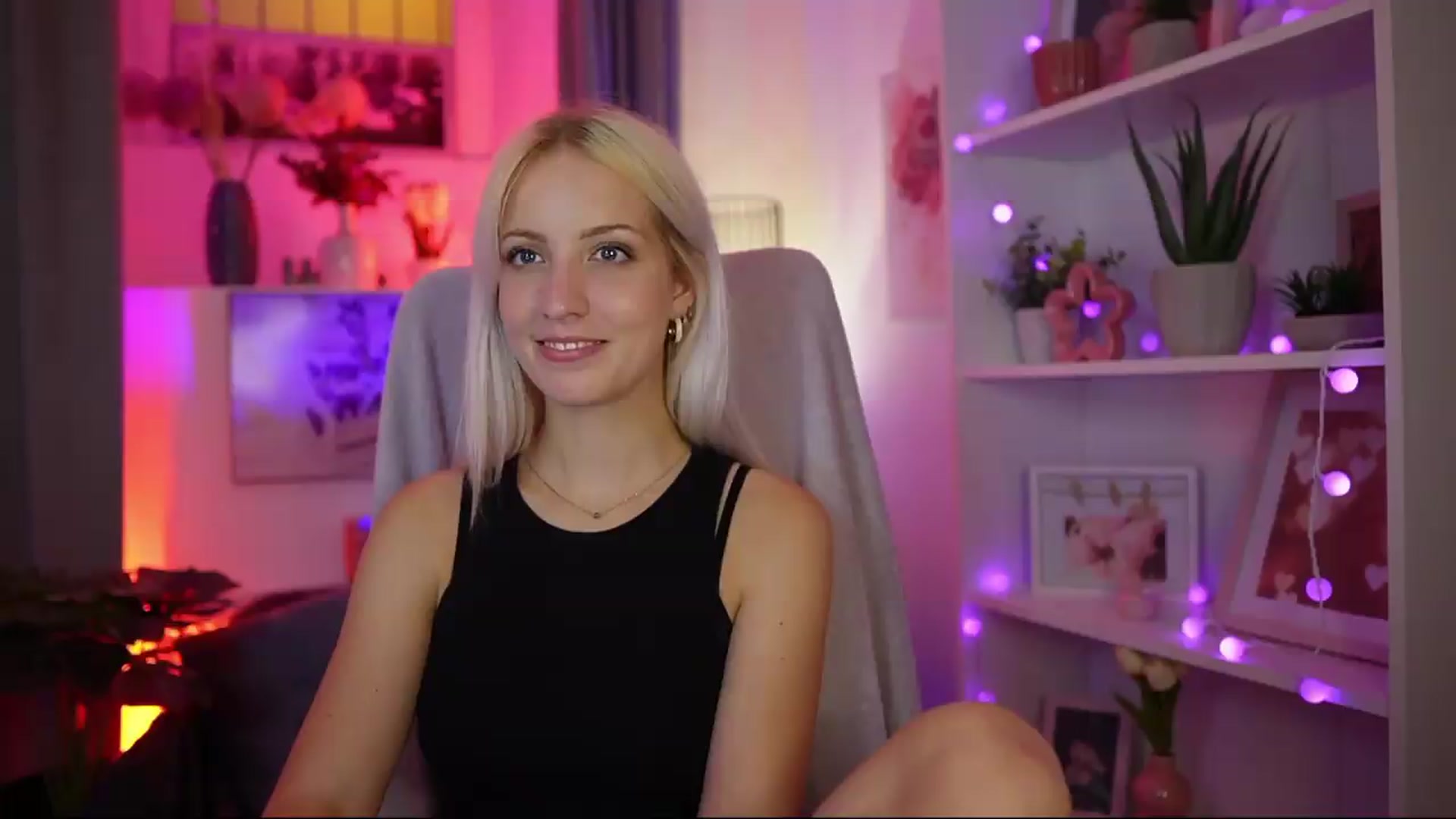 Gallery image thumbnail from Lucy_Cutie's myfreecams stream on, 08/12/2026, 22:45 image 13 of 20