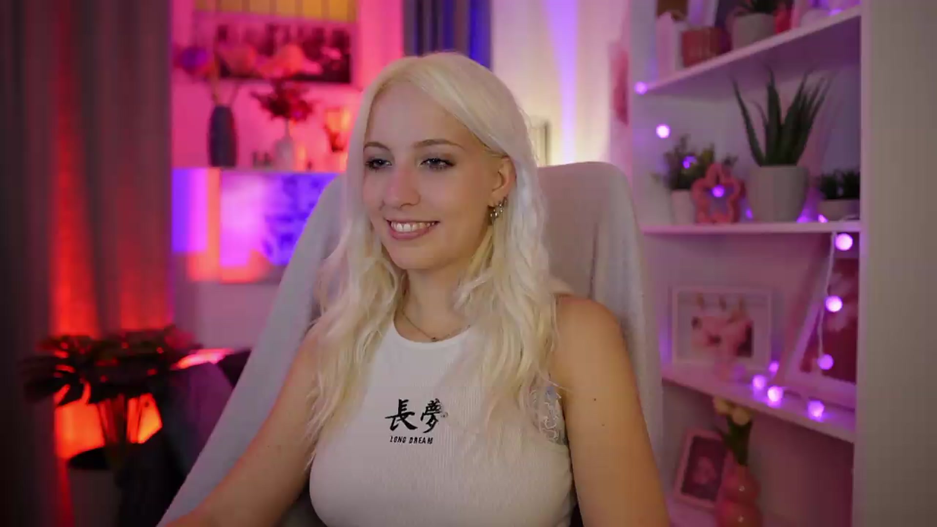 Gallery image thumbnail from Lucy_Cutie's myfreecams stream on, 08/23/2026, 18:41 image 11 of 20