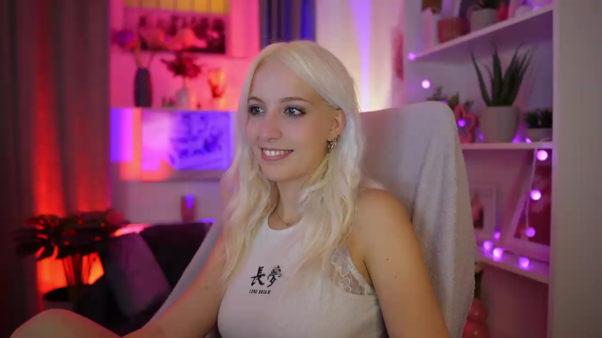 Gallery image thumbnail from Lucy_Cutie's myfreecams stream on, 08/23/2026, 18:41 image 13 of 20