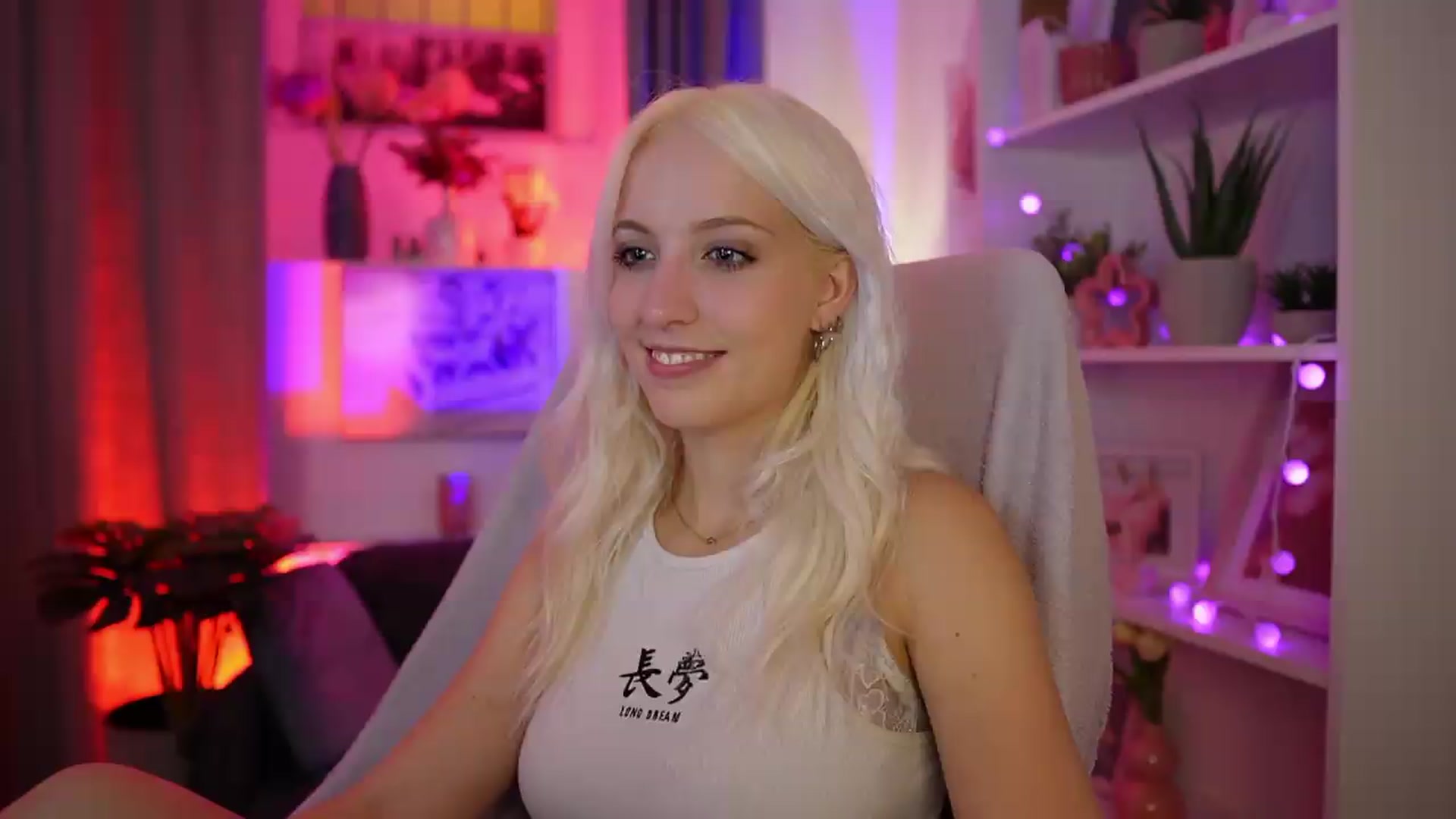 Gallery image thumbnail from Lucy_Cutie's myfreecams stream on, 08/23/2026, 18:41 image 12 of 20