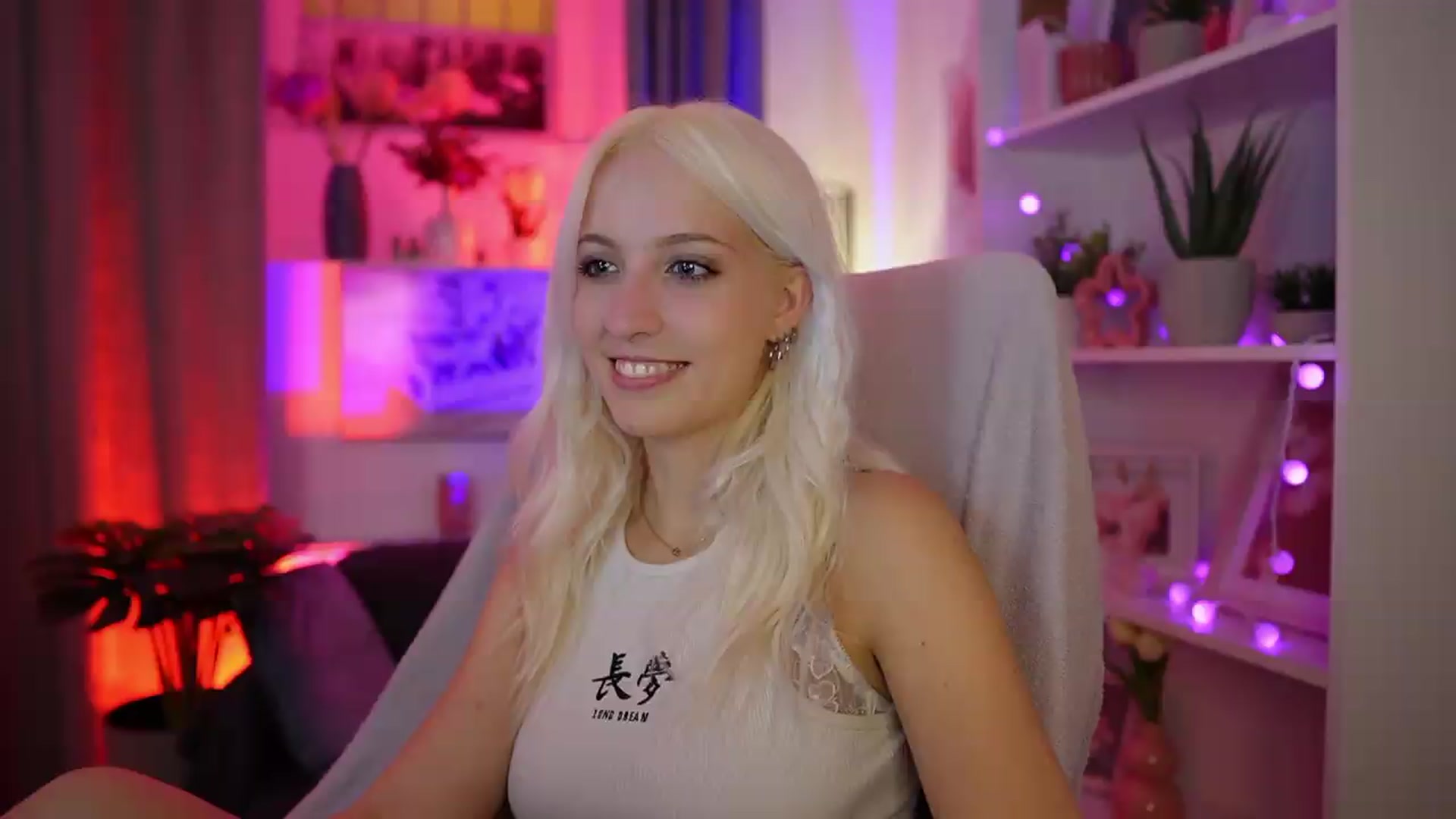 Gallery image thumbnail from Lucy_Cutie's myfreecams stream on, 08/23/2026, 18:41 image 14 of 20