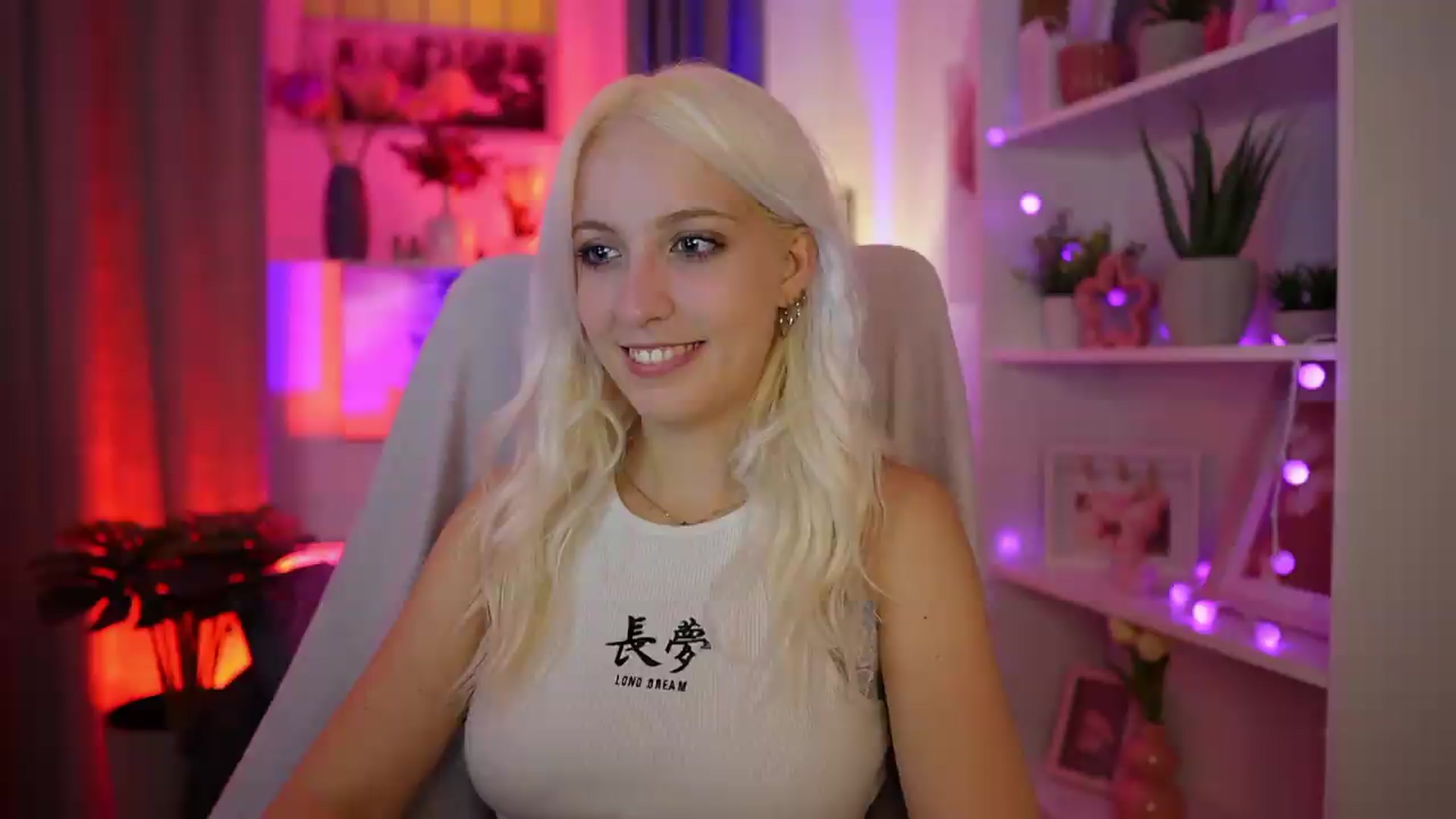 Gallery image thumbnail from Lucy_Cutie's myfreecams stream on, 08/23/2026, 18:41 image 7 of 20