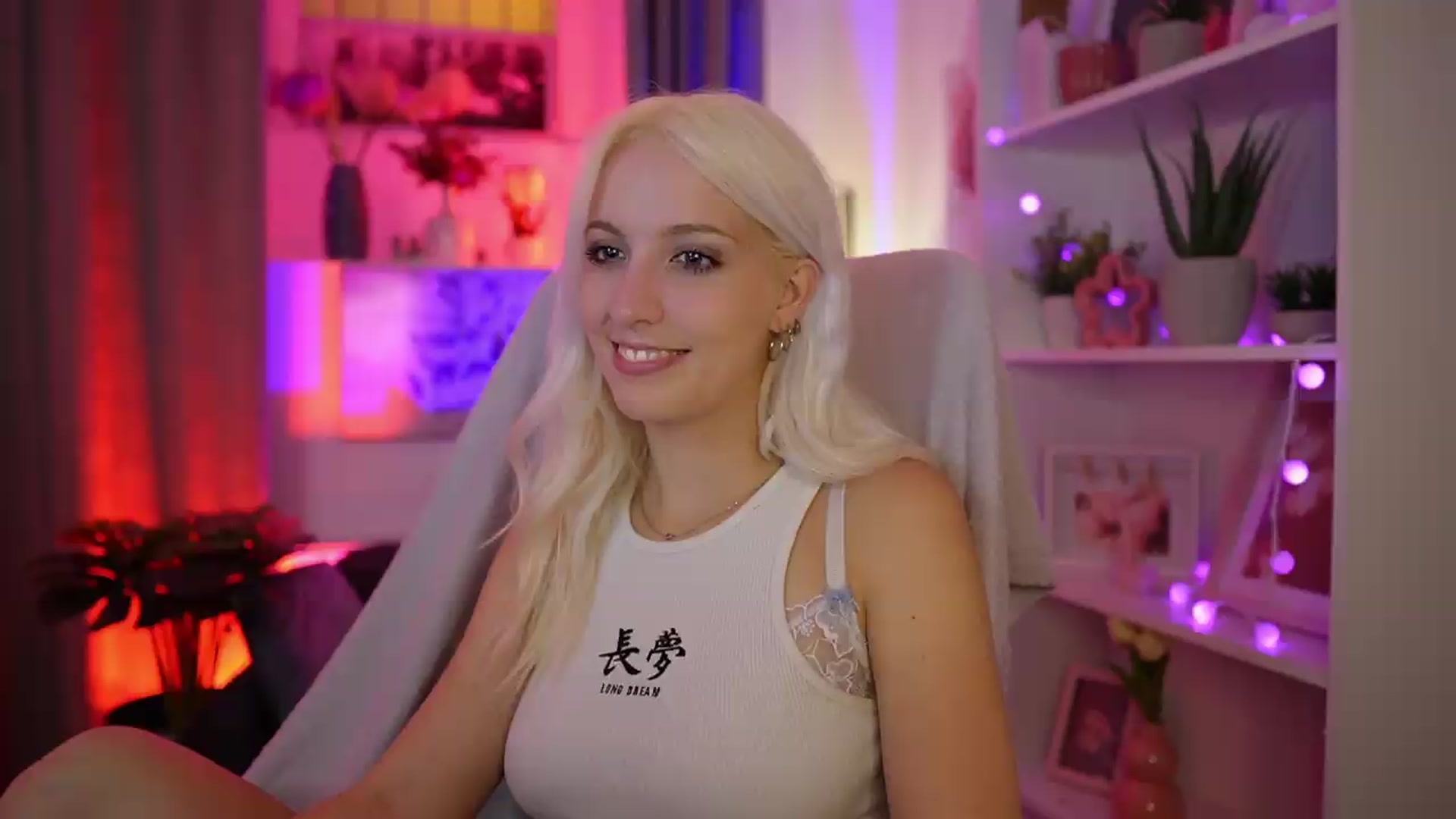 Gallery image thumbnail from Lucy_Cutie's myfreecams stream on, 08/23/2026, 19:28 image 5 of 20
