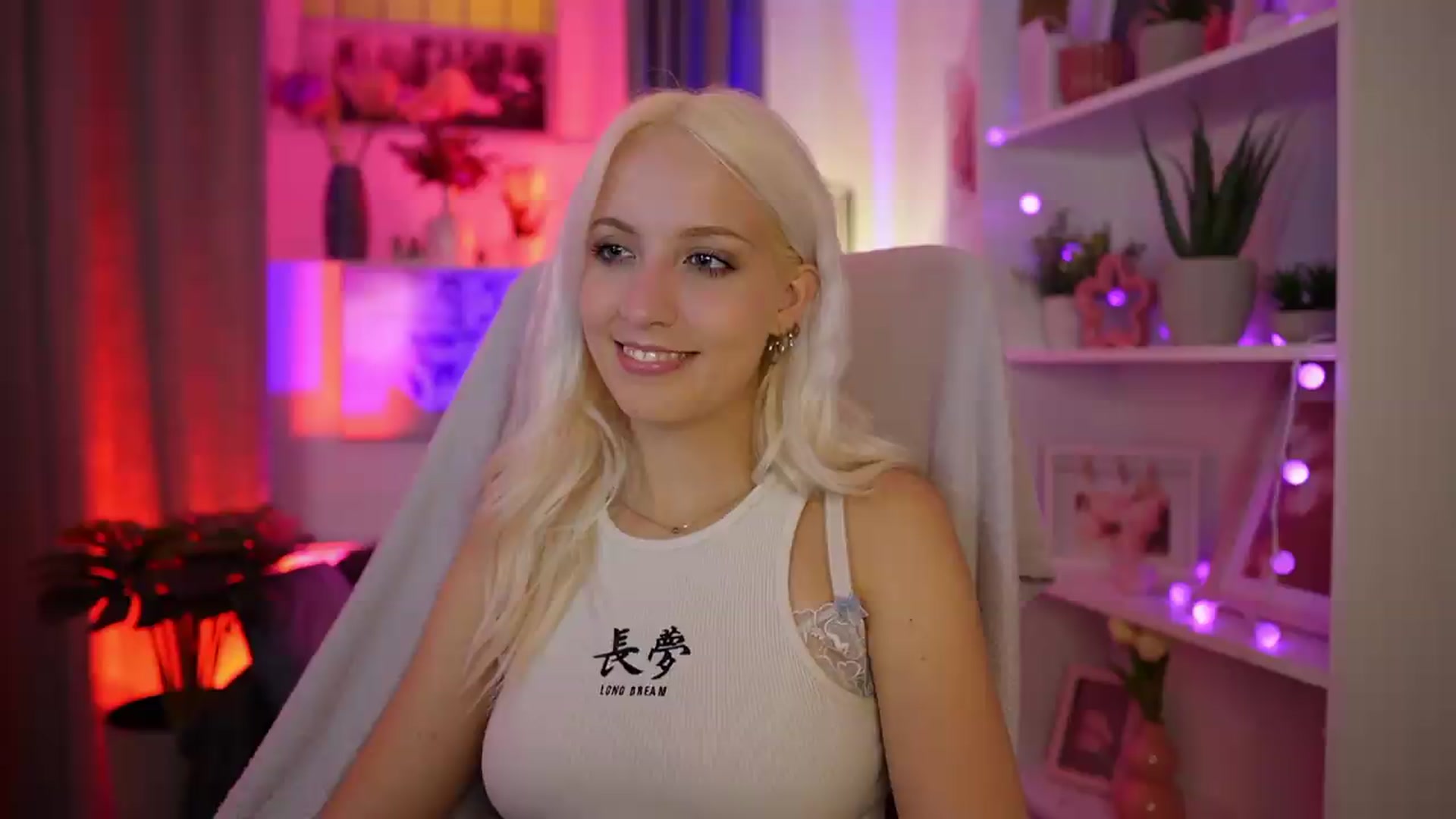 Gallery image thumbnail from Lucy_Cutie's myfreecams stream on, 08/23/2026, 19:28 image 14 of 20