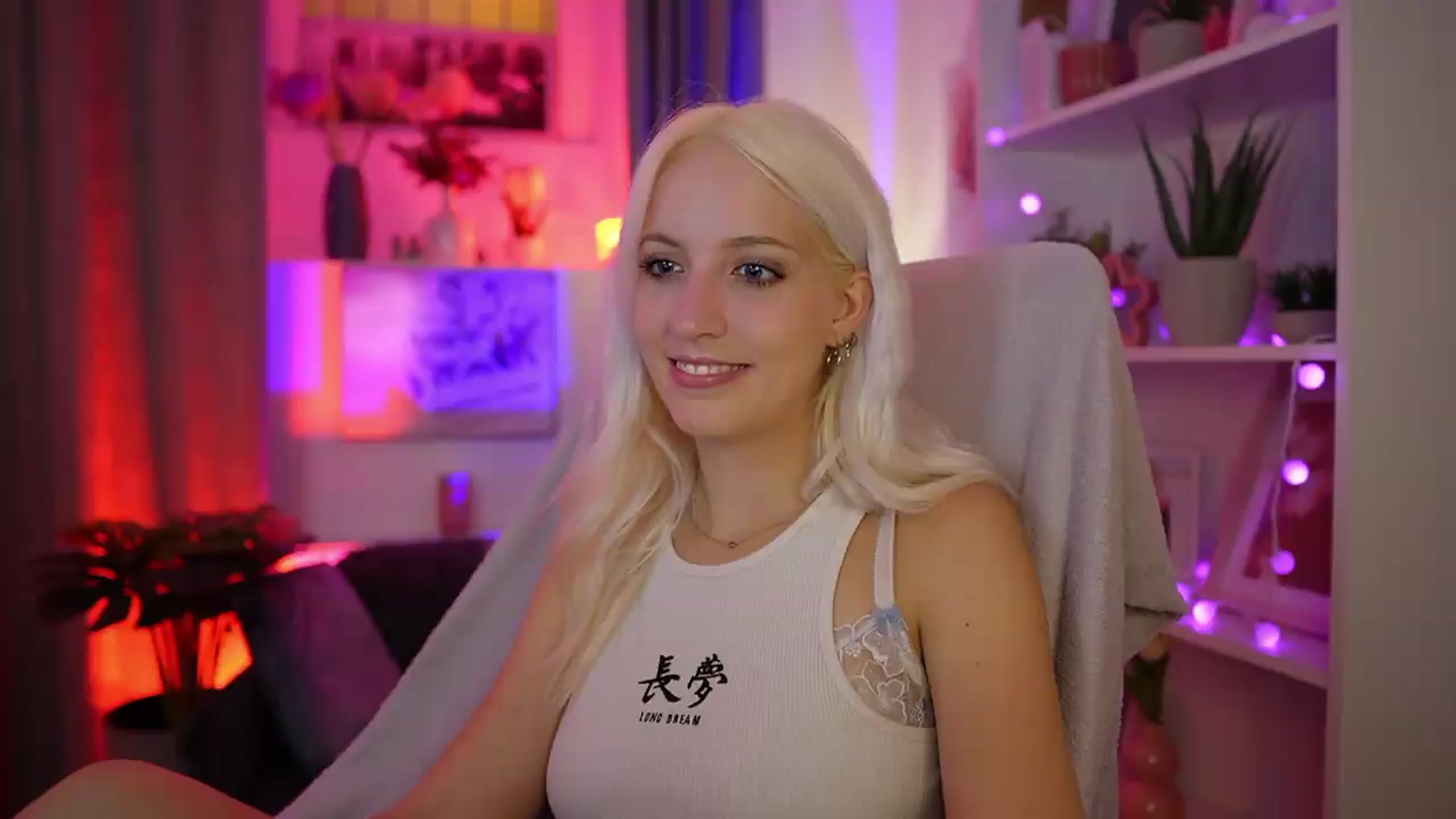 Gallery image thumbnail from Lucy_Cutie's myfreecams stream on, 08/23/2026, 19:28 image 20 of 20