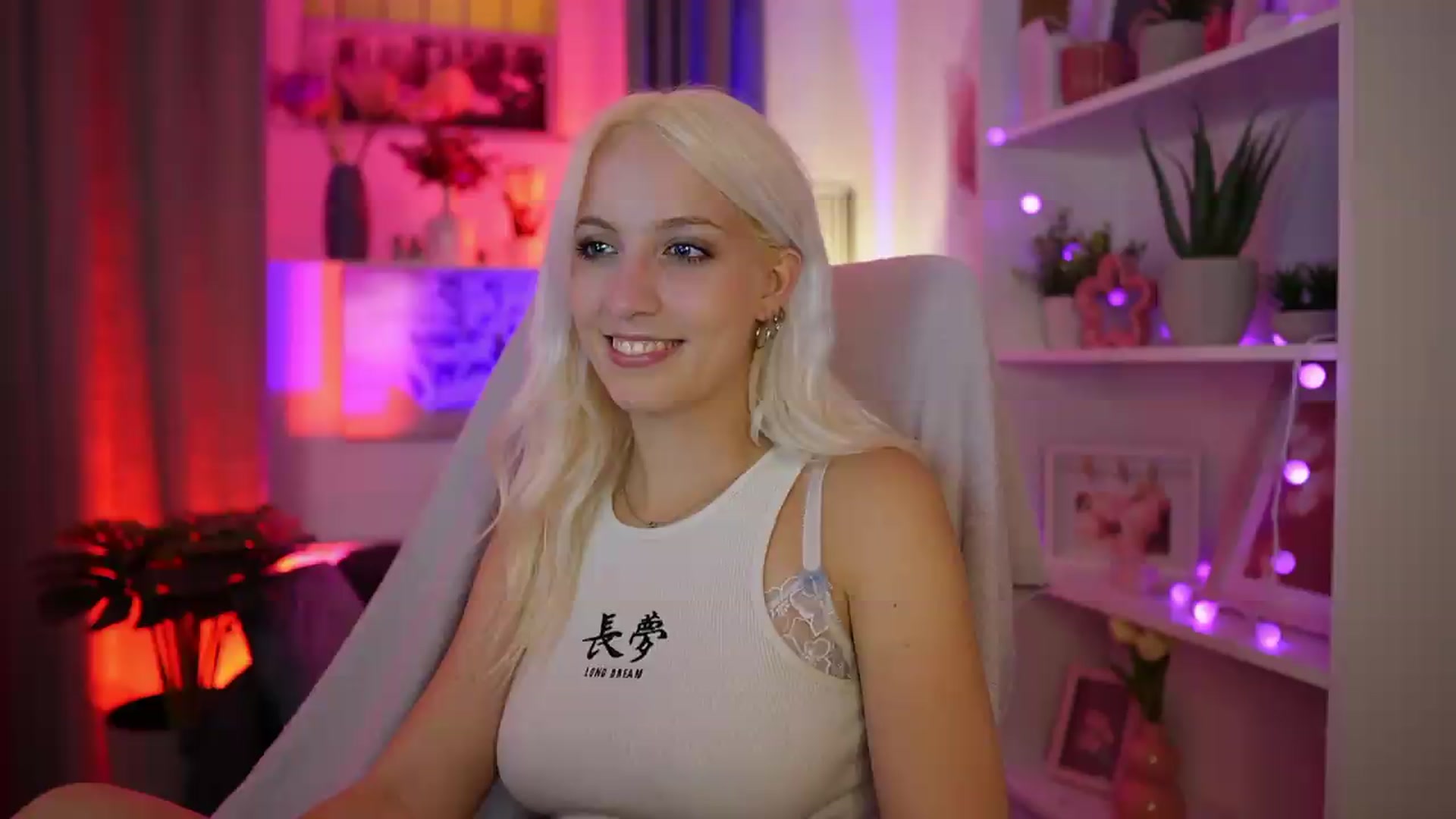 Gallery image thumbnail from Lucy_Cutie's myfreecams stream on, 08/23/2026, 19:28 image 4 of 20