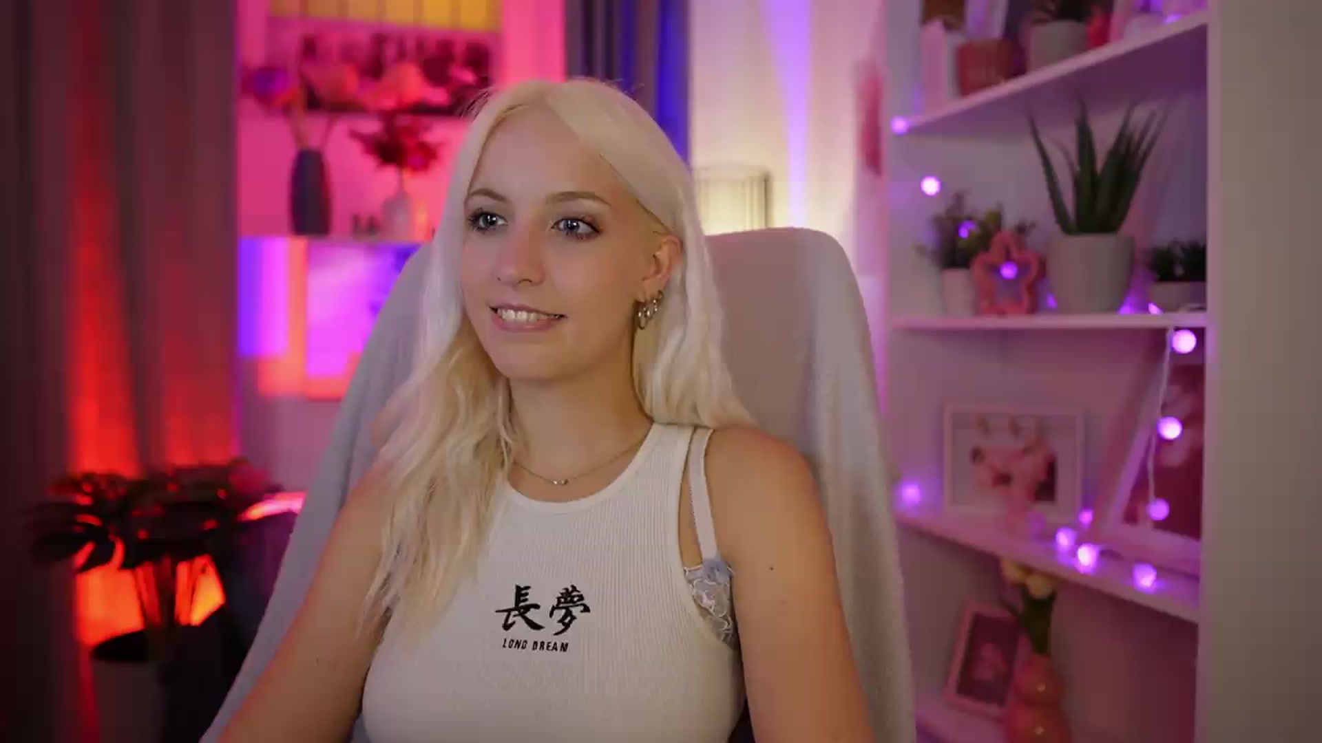 Gallery image thumbnail from Lucy_Cutie's myfreecams stream on, 08/23/2026, 20:51 image 20 of 20
