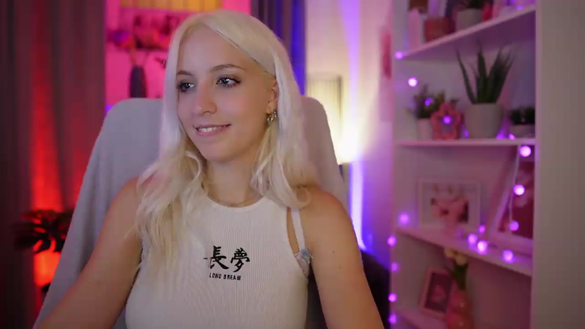 Gallery image thumbnail from Lucy_Cutie's myfreecams stream on, 08/23/2026, 20:51 image 14 of 20
