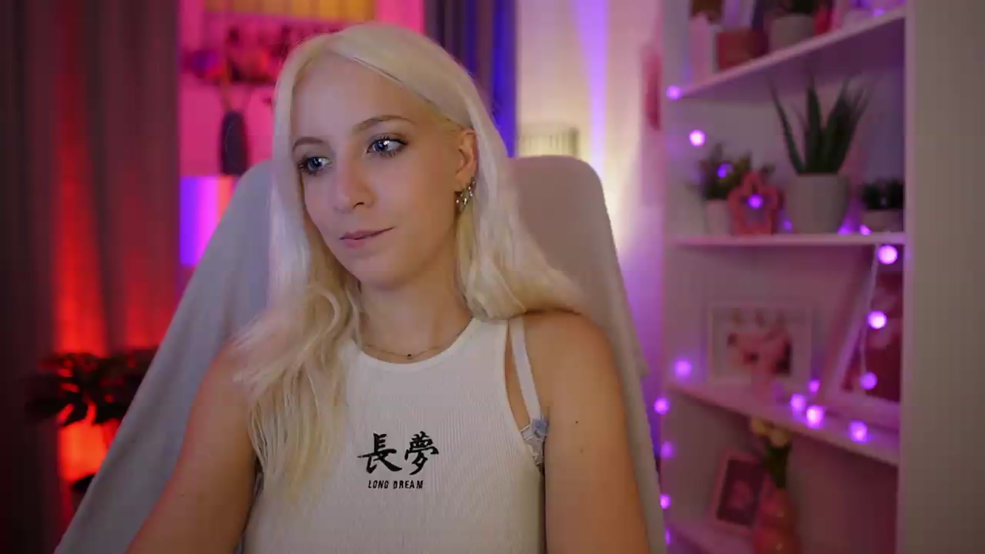Gallery image thumbnail from Lucy_Cutie's myfreecams stream on, 08/23/2026, 20:51 image 10 of 20