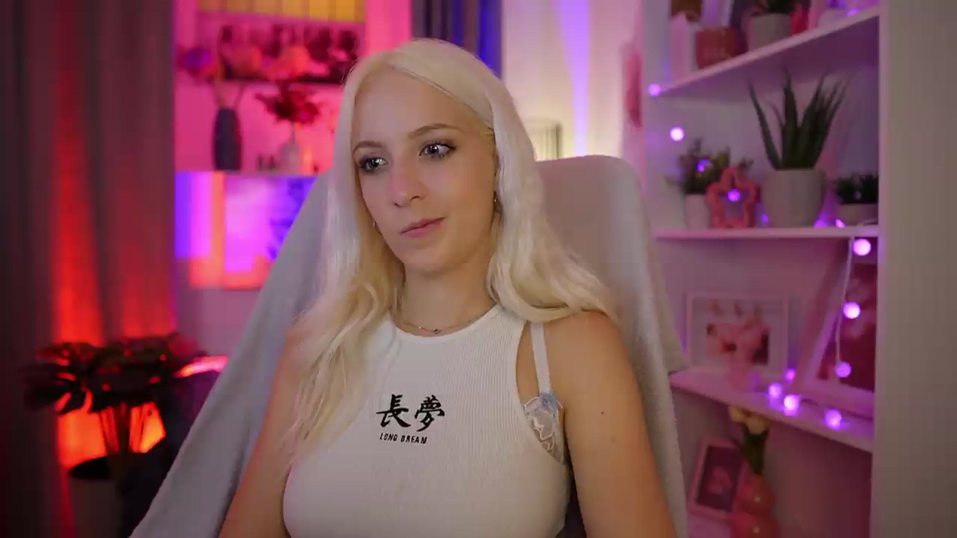 Gallery image thumbnail from Lucy_Cutie's myfreecams stream on, 08/23/2026, 20:51 image 6 of 20
