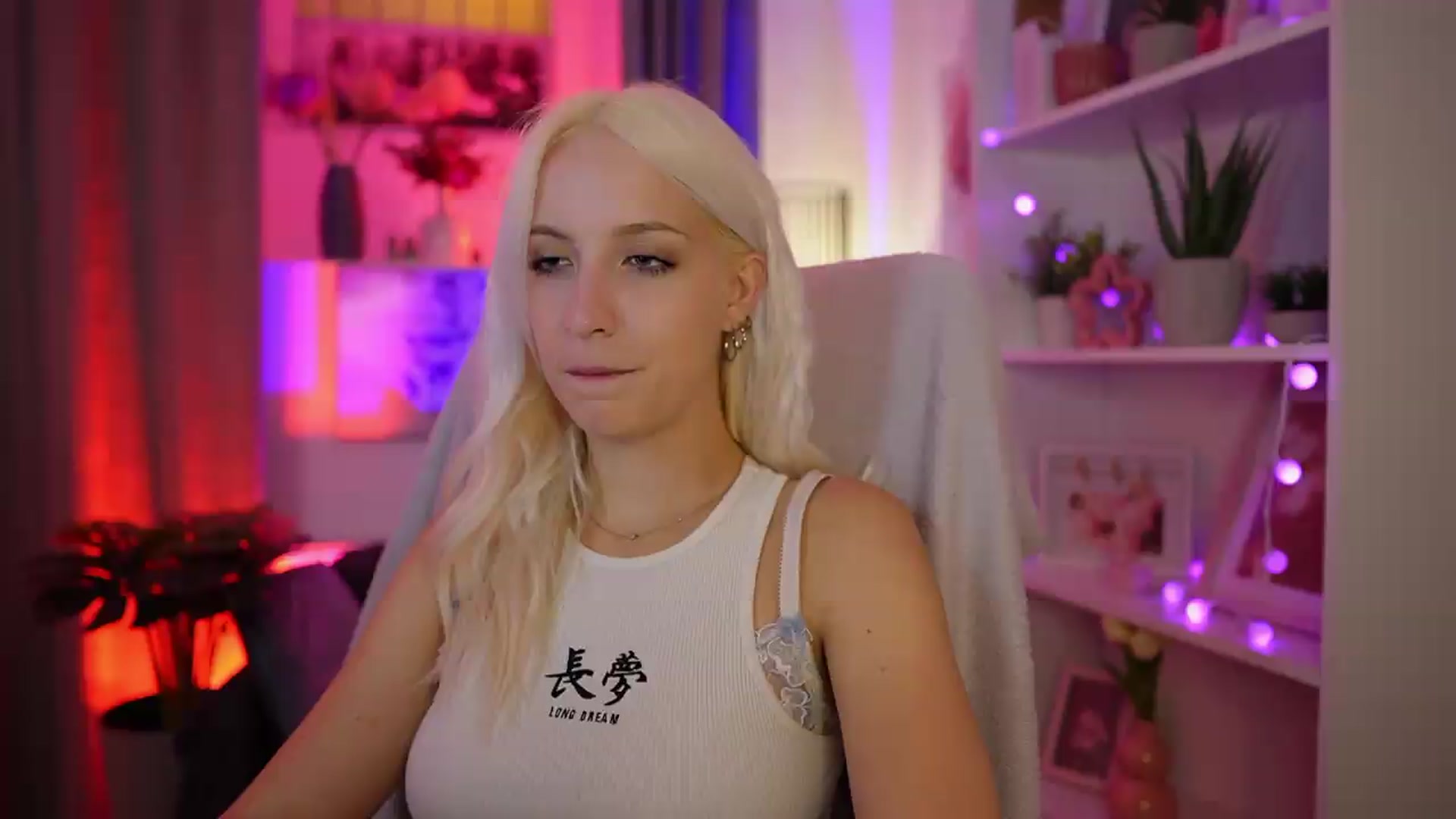 Gallery image thumbnail from Lucy_Cutie's myfreecams stream on, 08/23/2026, 20:51 image 19 of 20