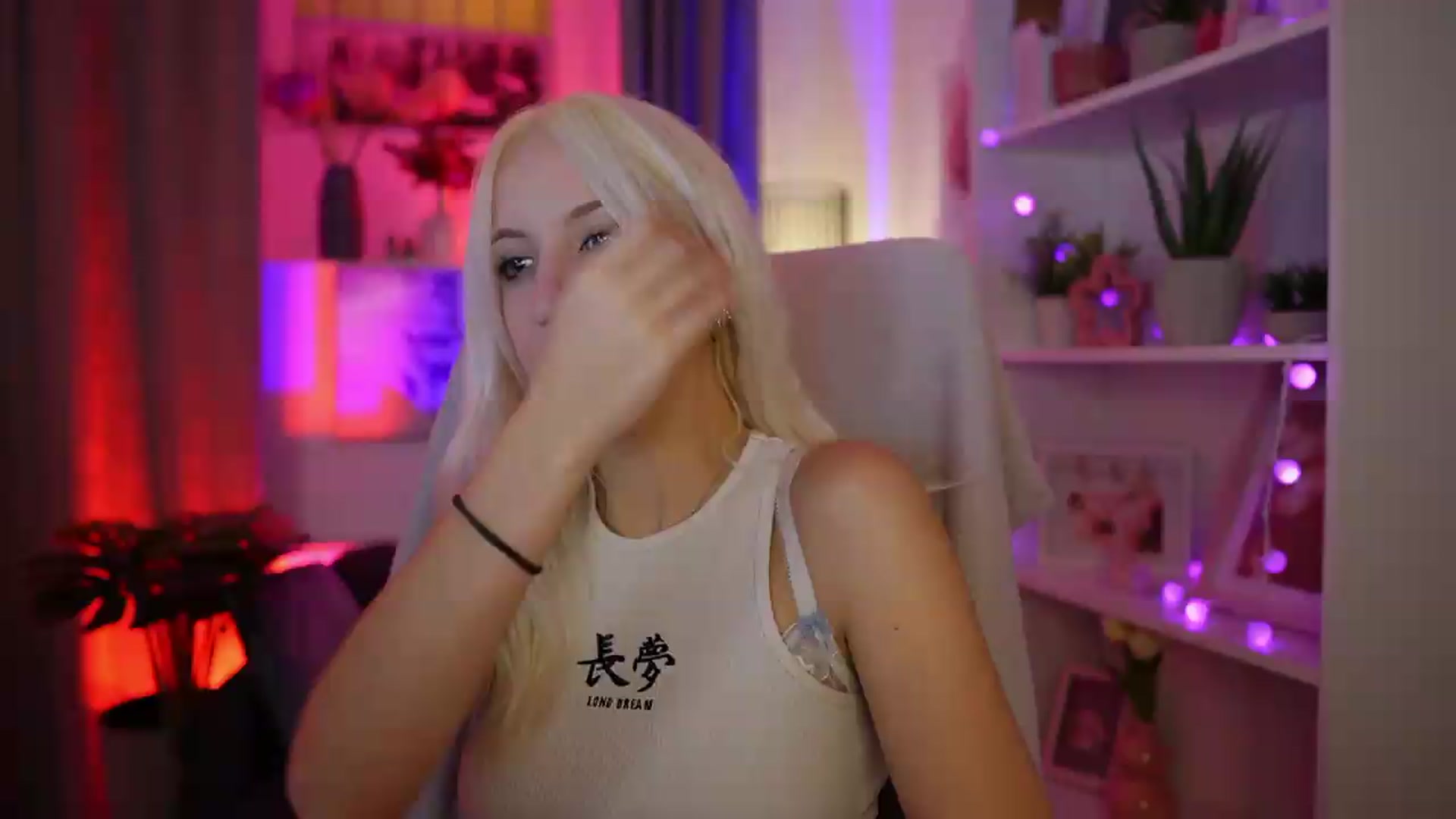 Gallery image thumbnail from Lucy_Cutie's myfreecams stream on, 08/23/2026, 22:15 image 18 of 20