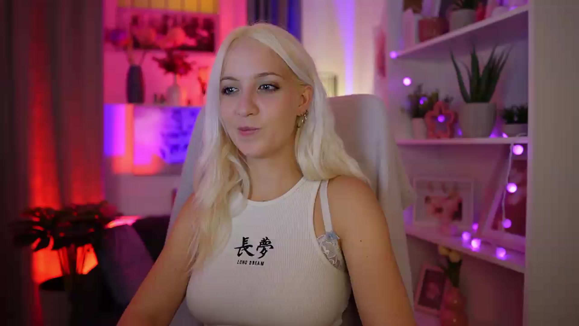 Gallery image thumbnail from Lucy_Cutie's myfreecams stream on, 08/23/2026, 22:15 image 8 of 20
